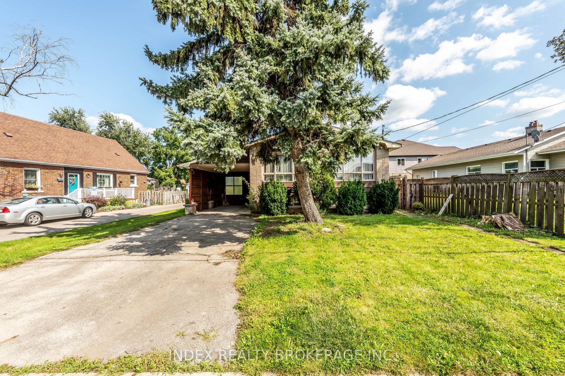 28 Blenheim Dr