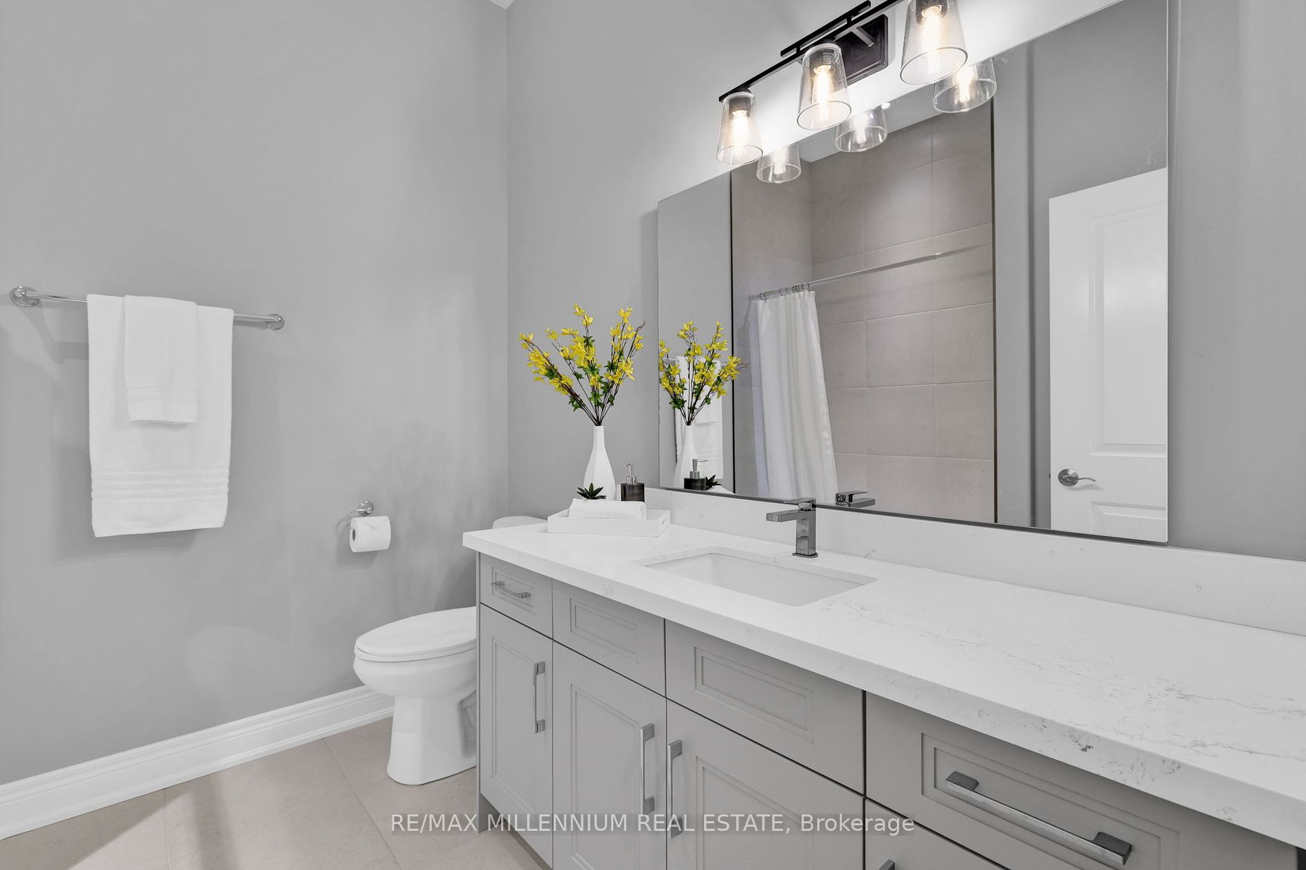 23 Sassafras Row, #18