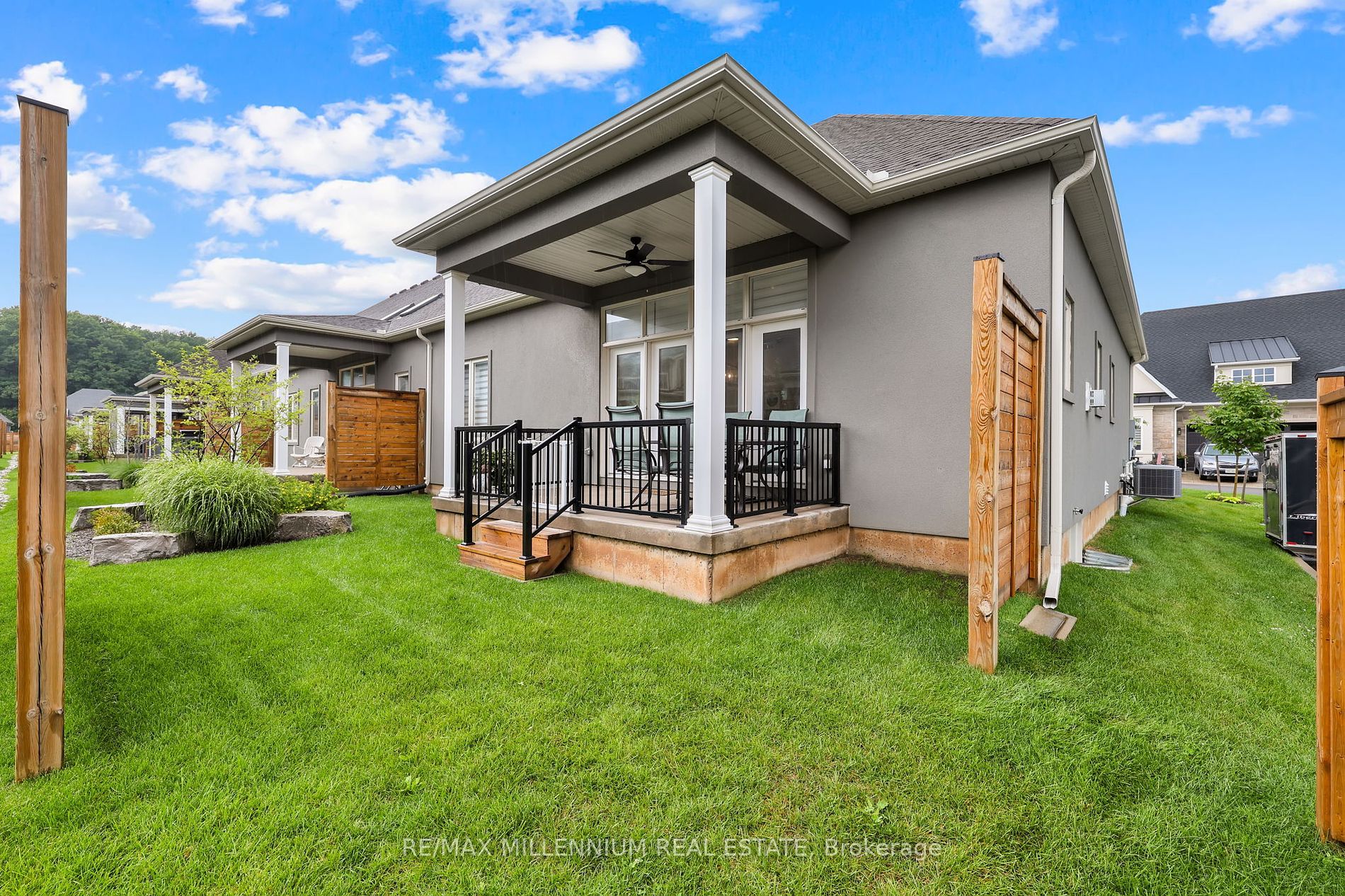 23 Sassafras Row, #18