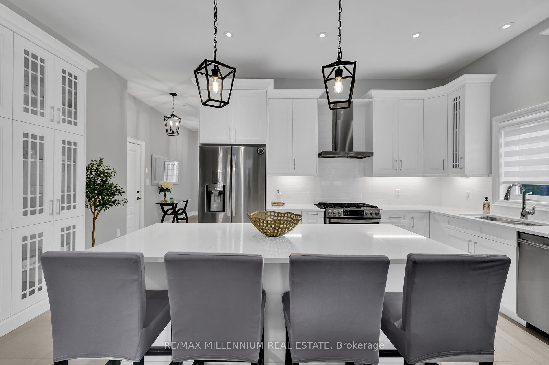 23 Sassafras Row, #18