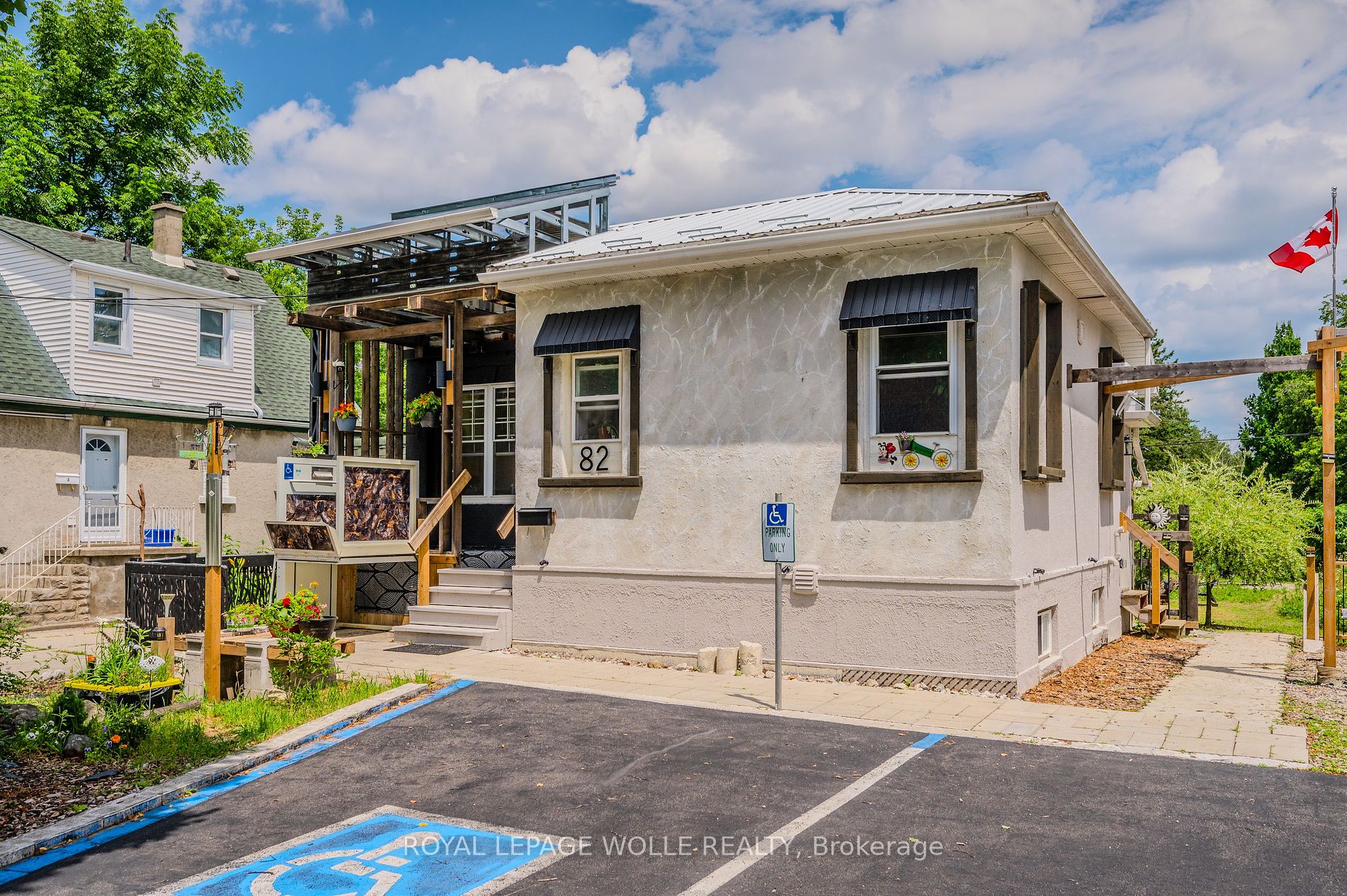 82 Kehl Street