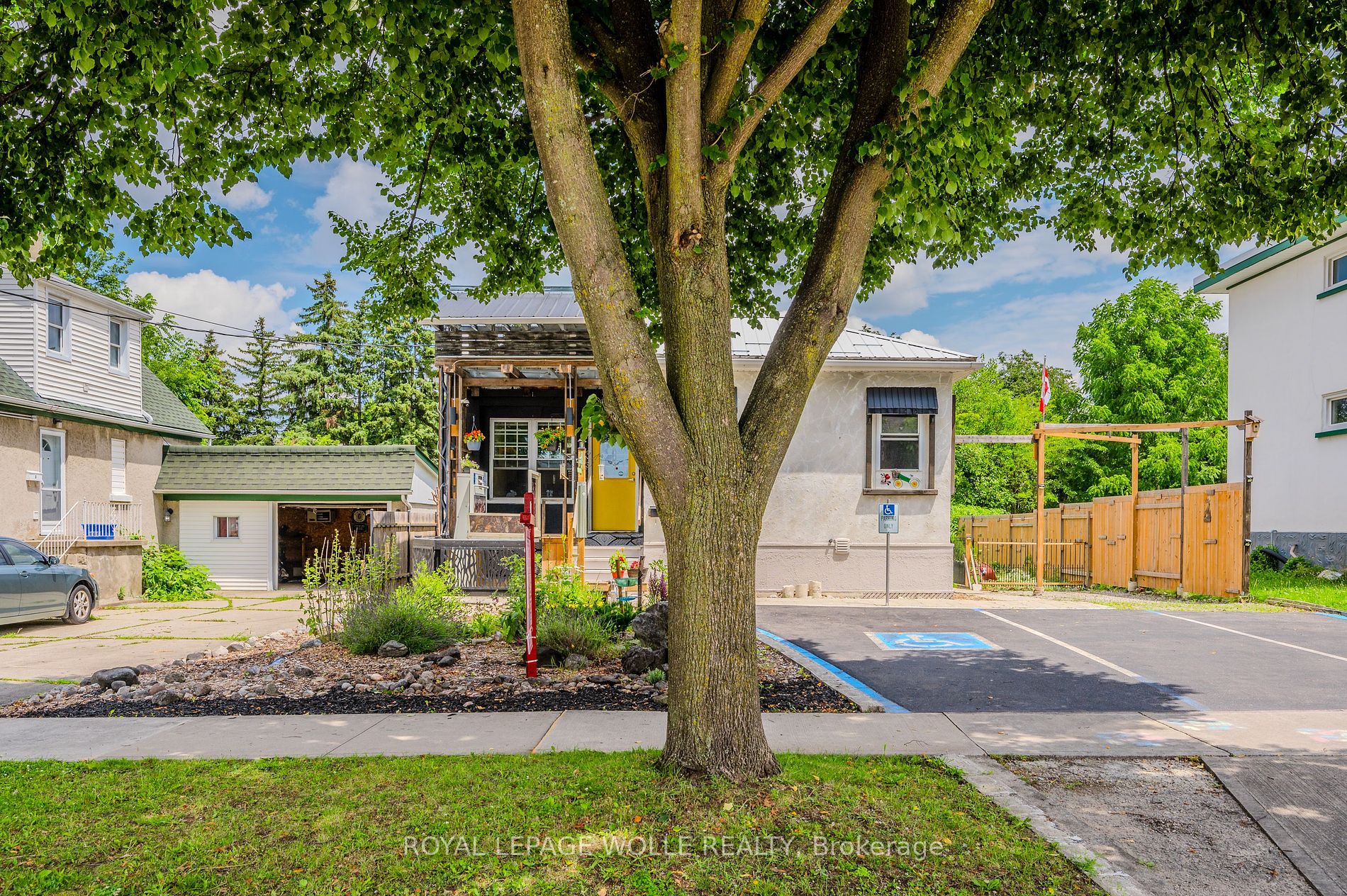 82 Kehl Street
