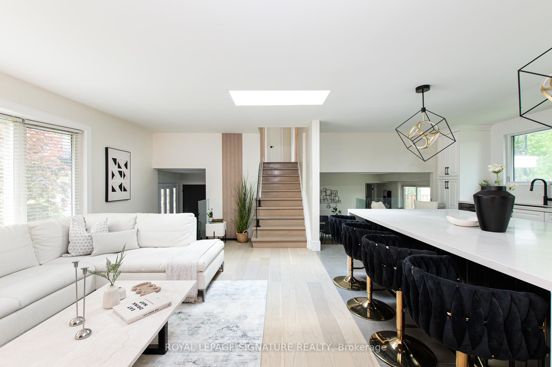 9 Leslie Drive