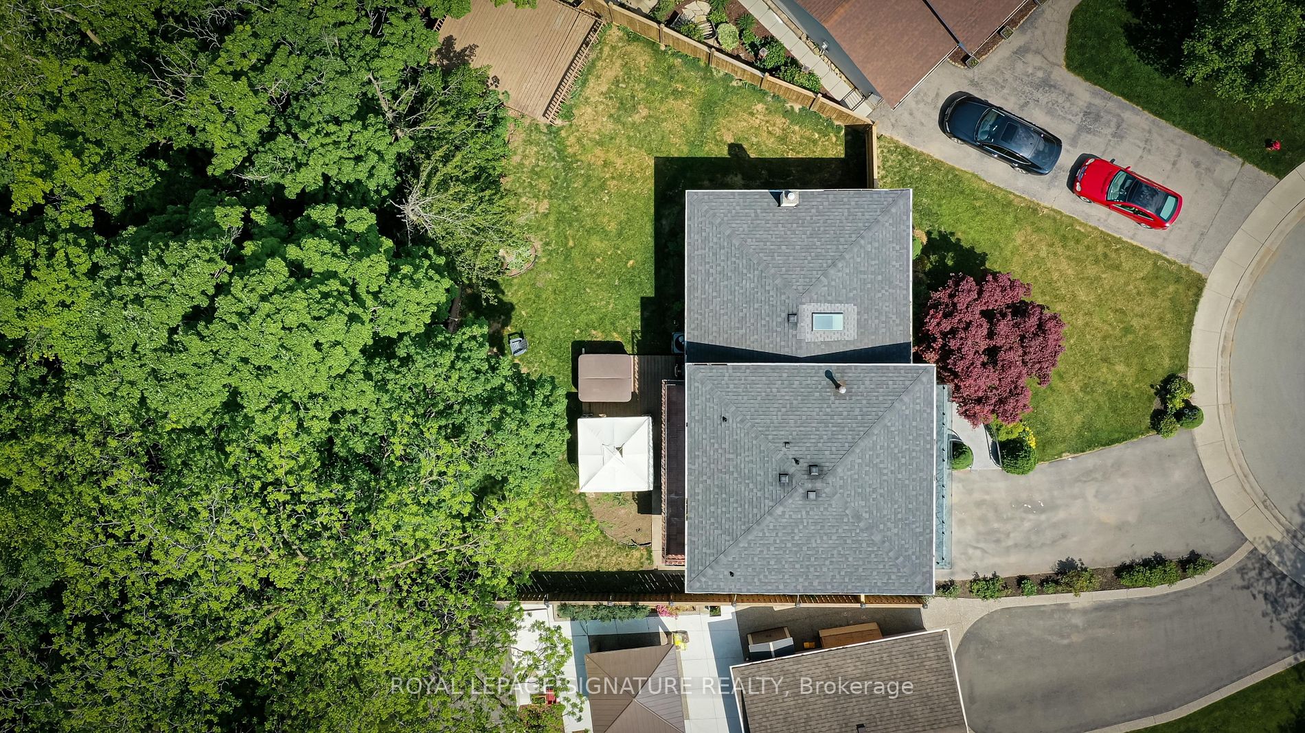 9 Leslie Drive