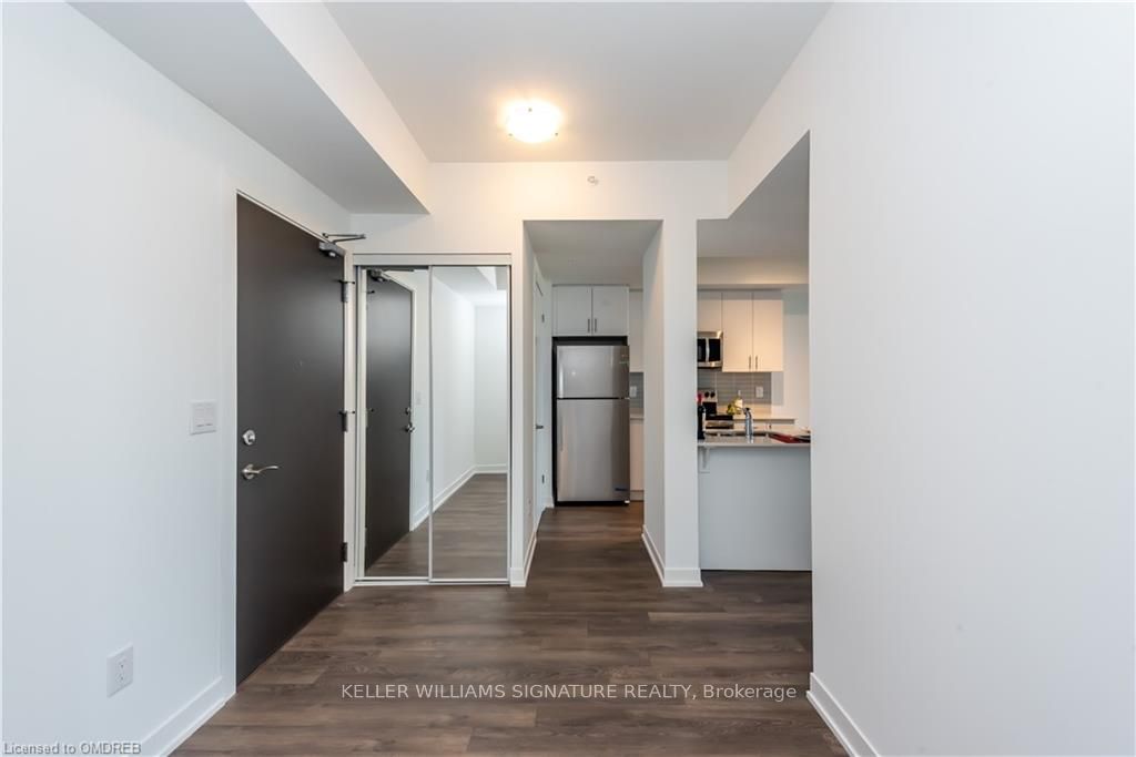 550 North Service Road, #814
