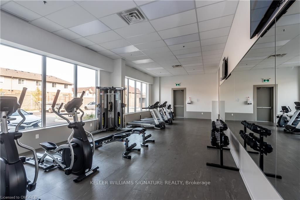 550 North Service Road, #814