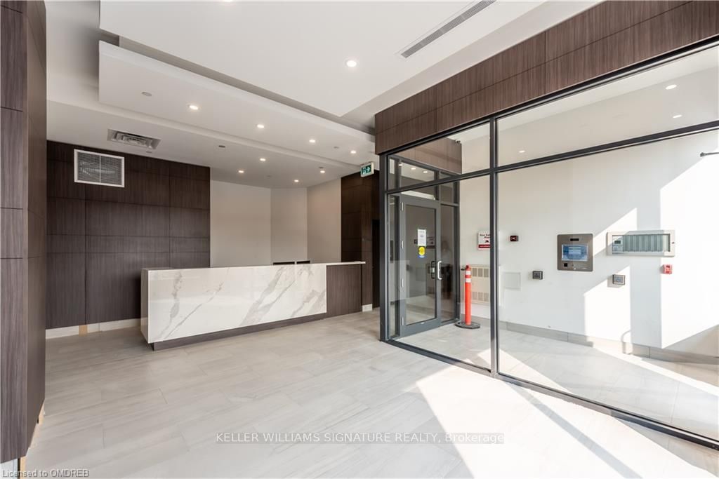 550 North Service Road, #814
