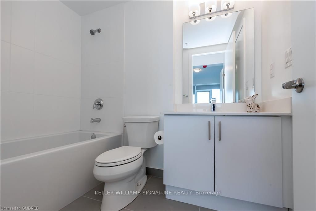 550 North Service Road, #814