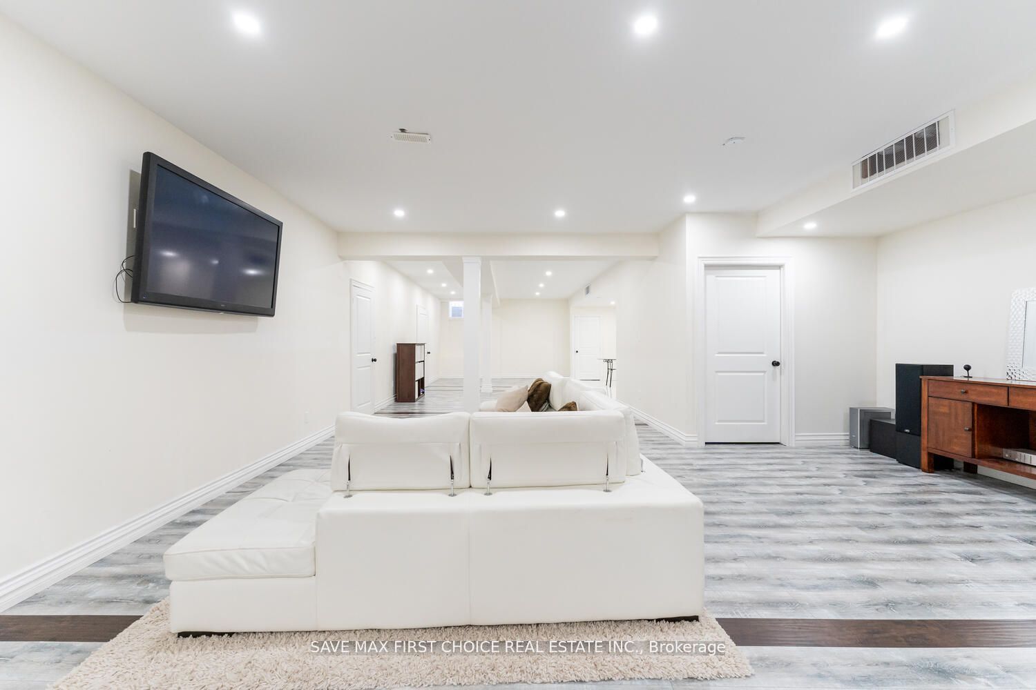12 Anderson Avenue