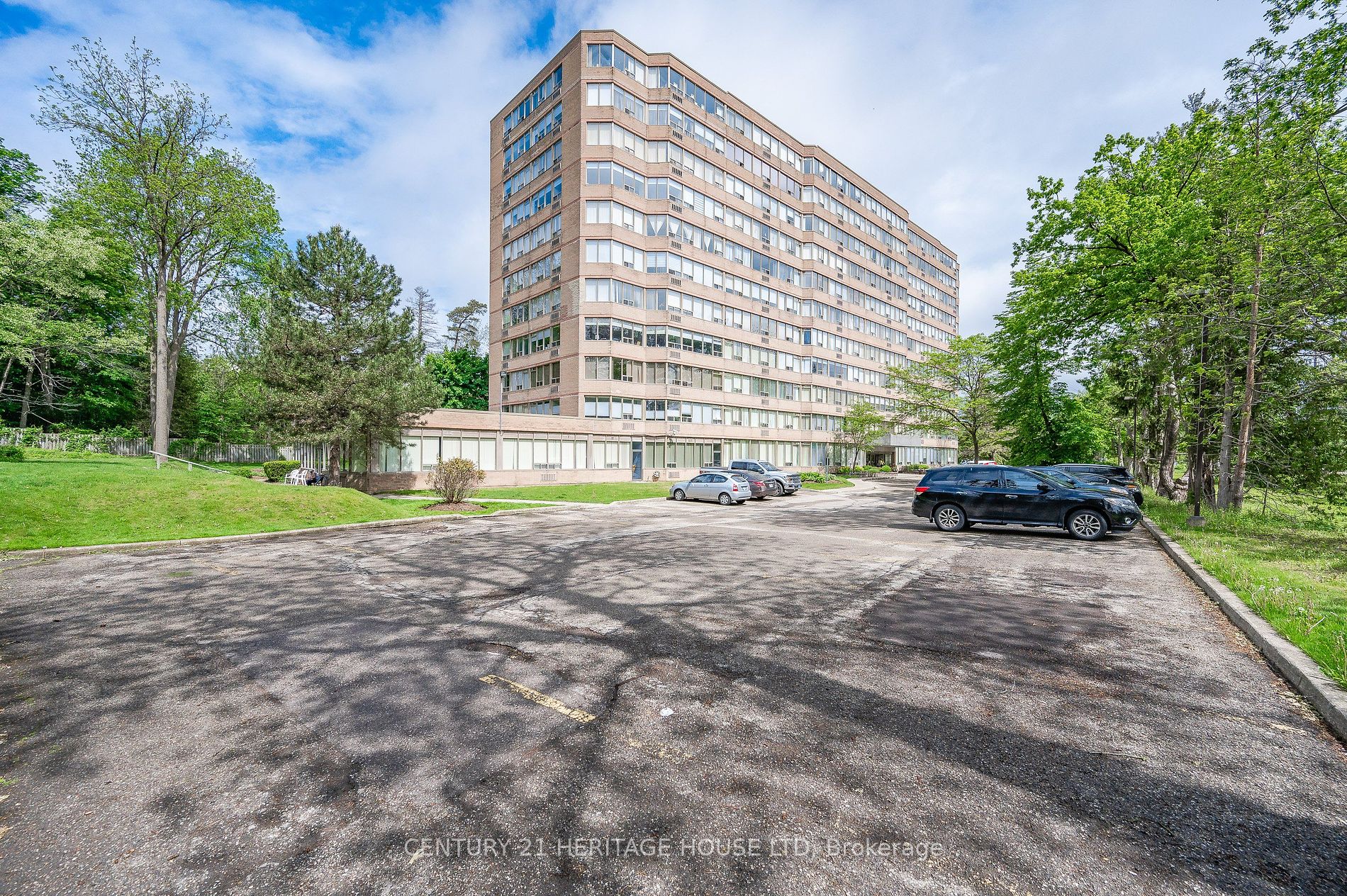 3227 King Street E #409