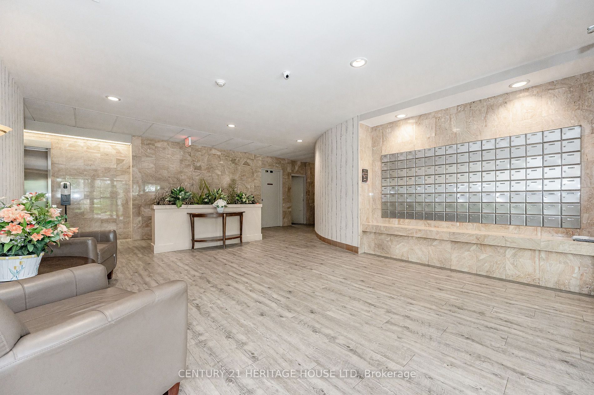 3227 King Street E #409