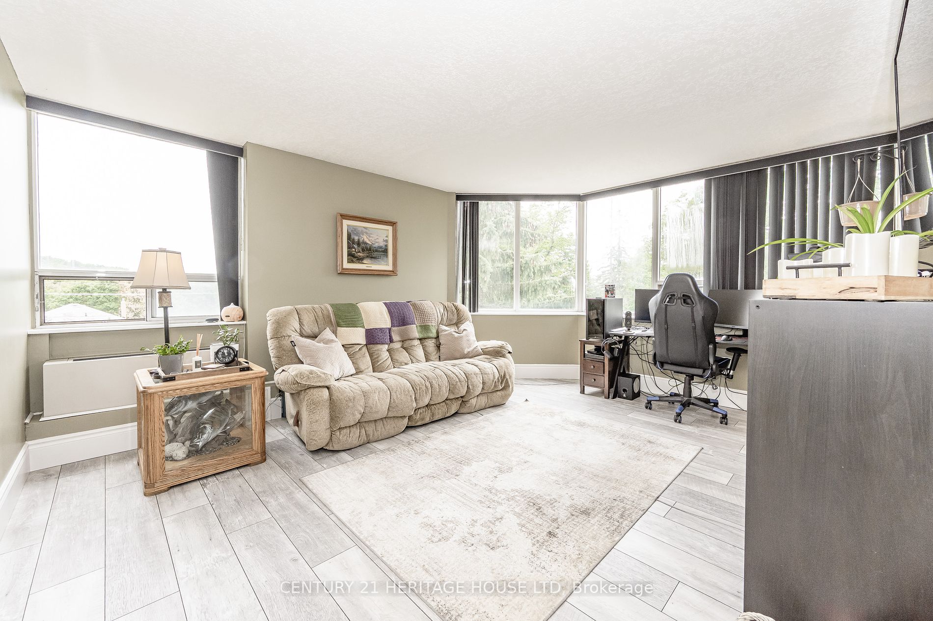 3227 King Street E #409