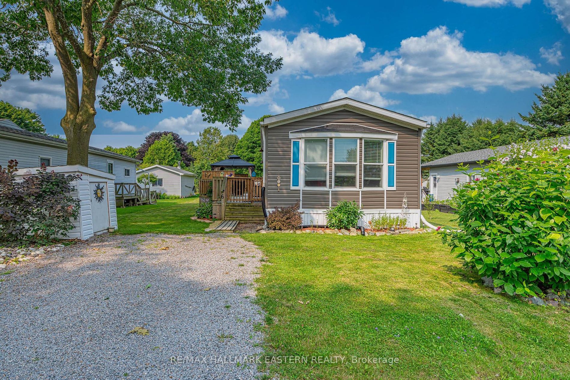 6 Hillview Drive