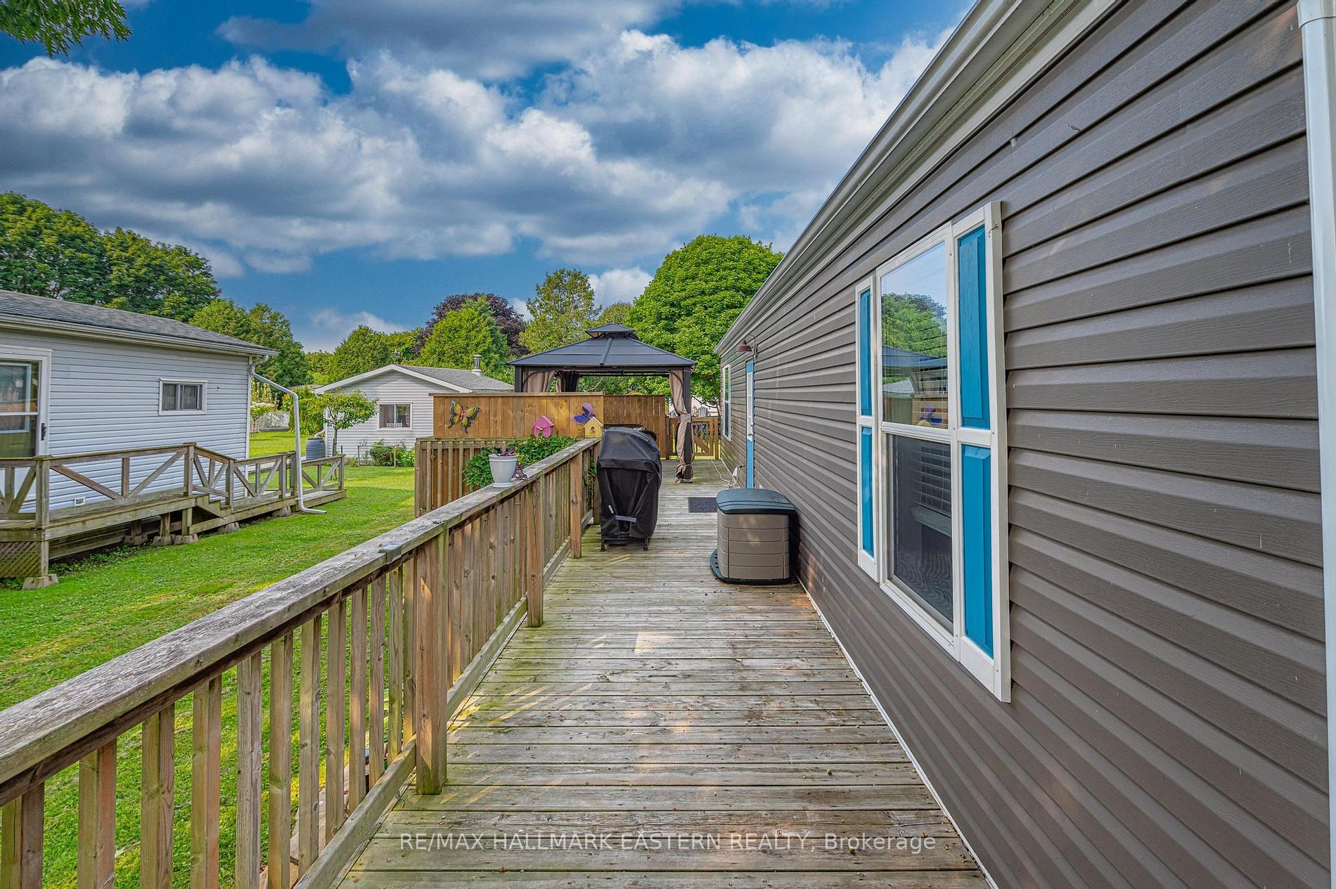 6 Hillview Drive