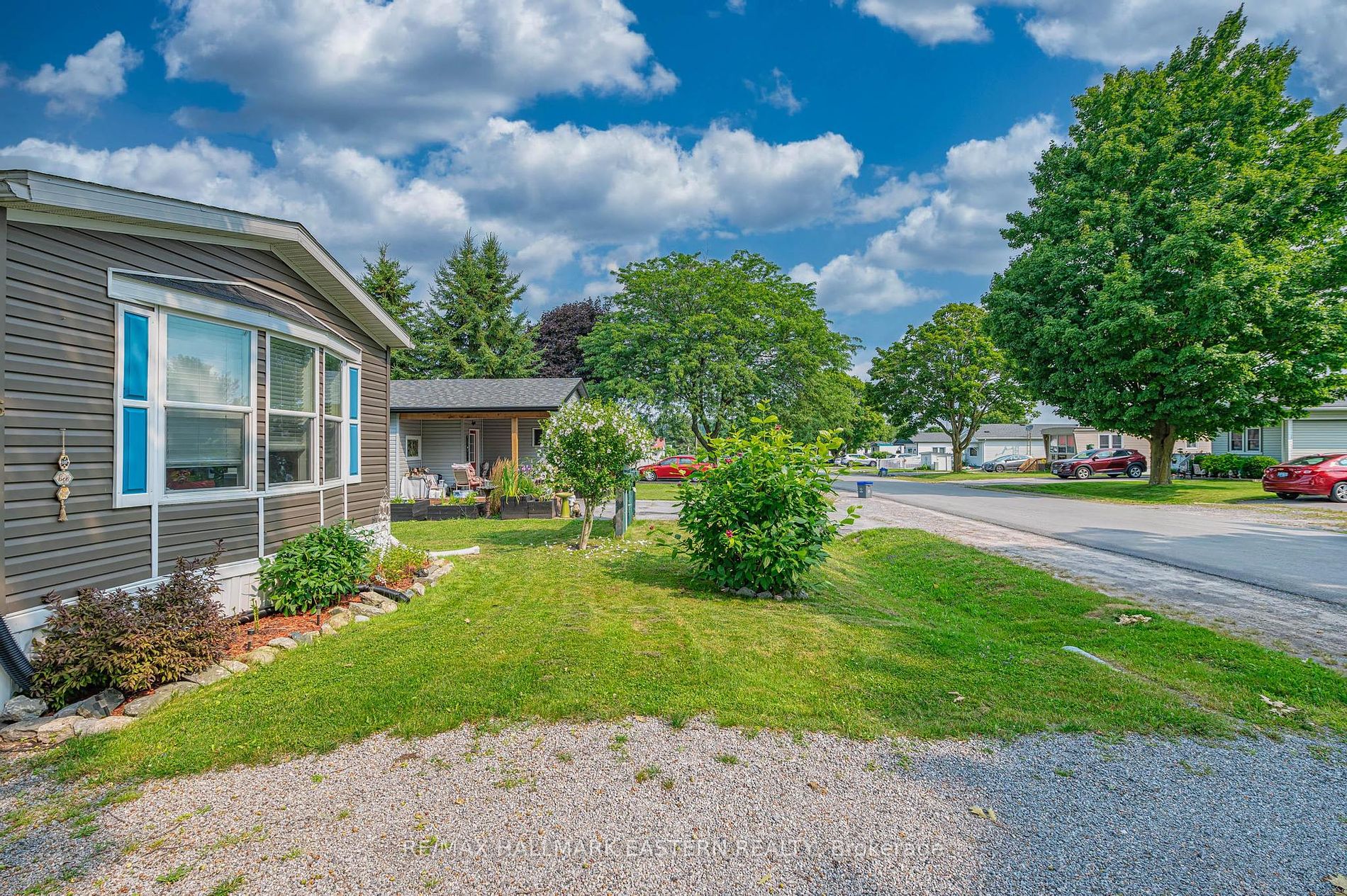 6 Hillview Drive