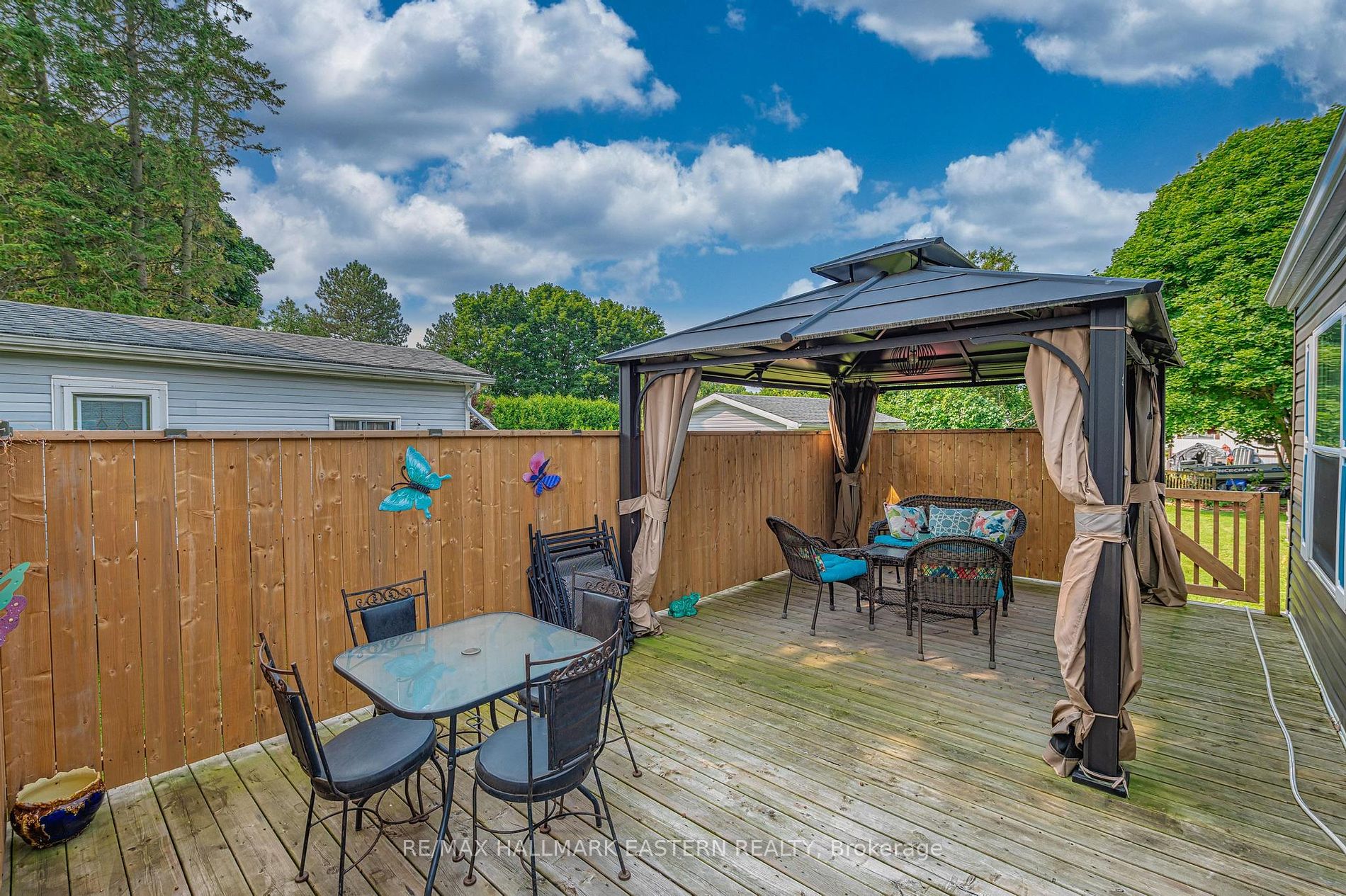 6 Hillview Drive