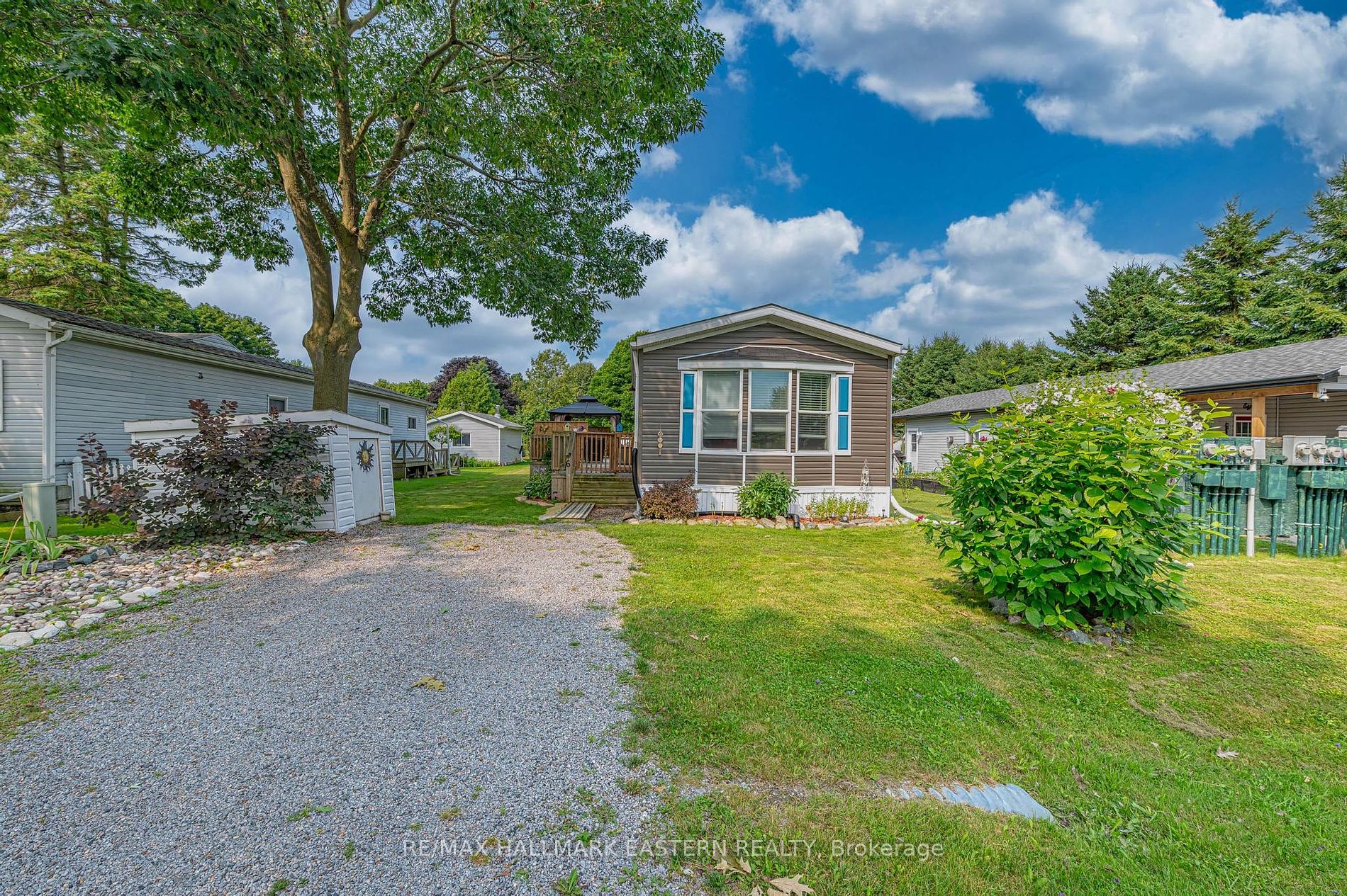 6 Hillview Drive