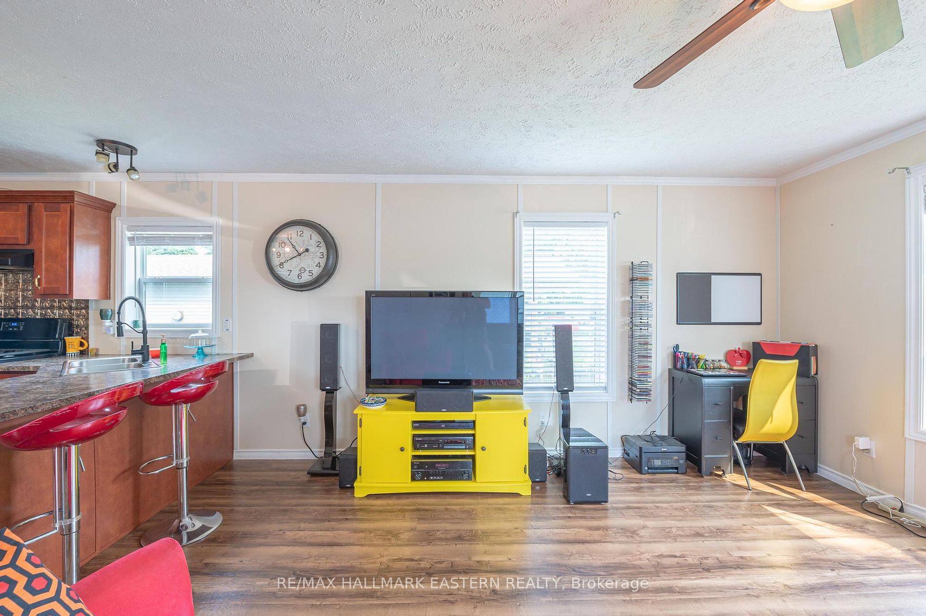 6 Hillview Drive