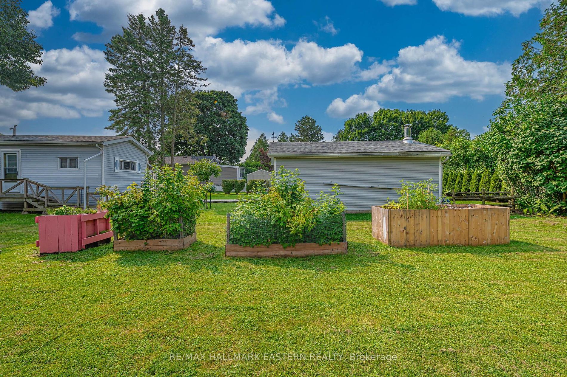 6 Hillview Drive