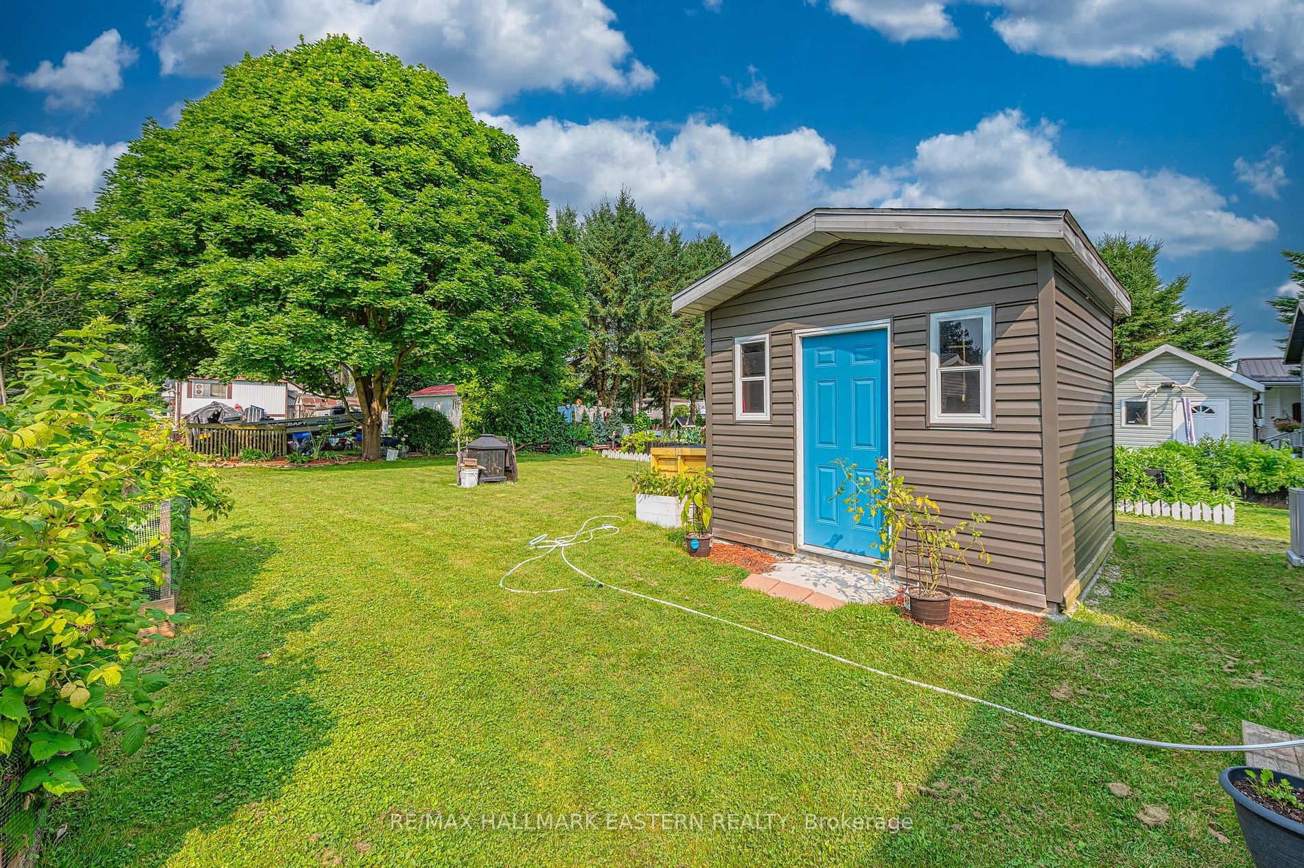6 Hillview Drive