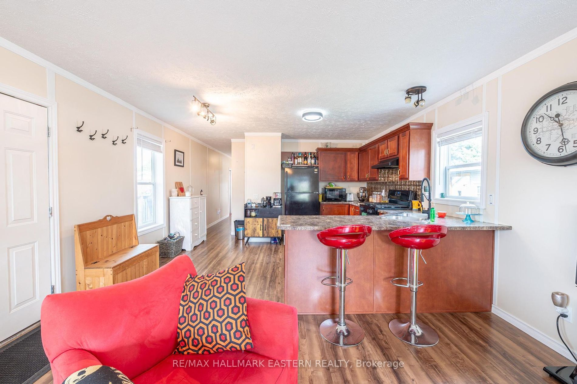 6 Hillview Drive