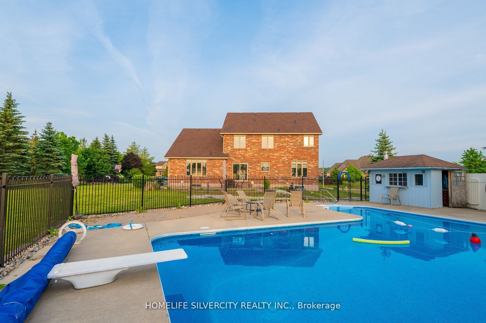 18 Leenders Lane