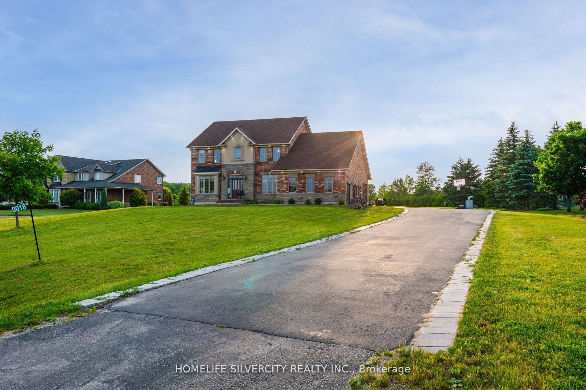 18 Leenders Lane