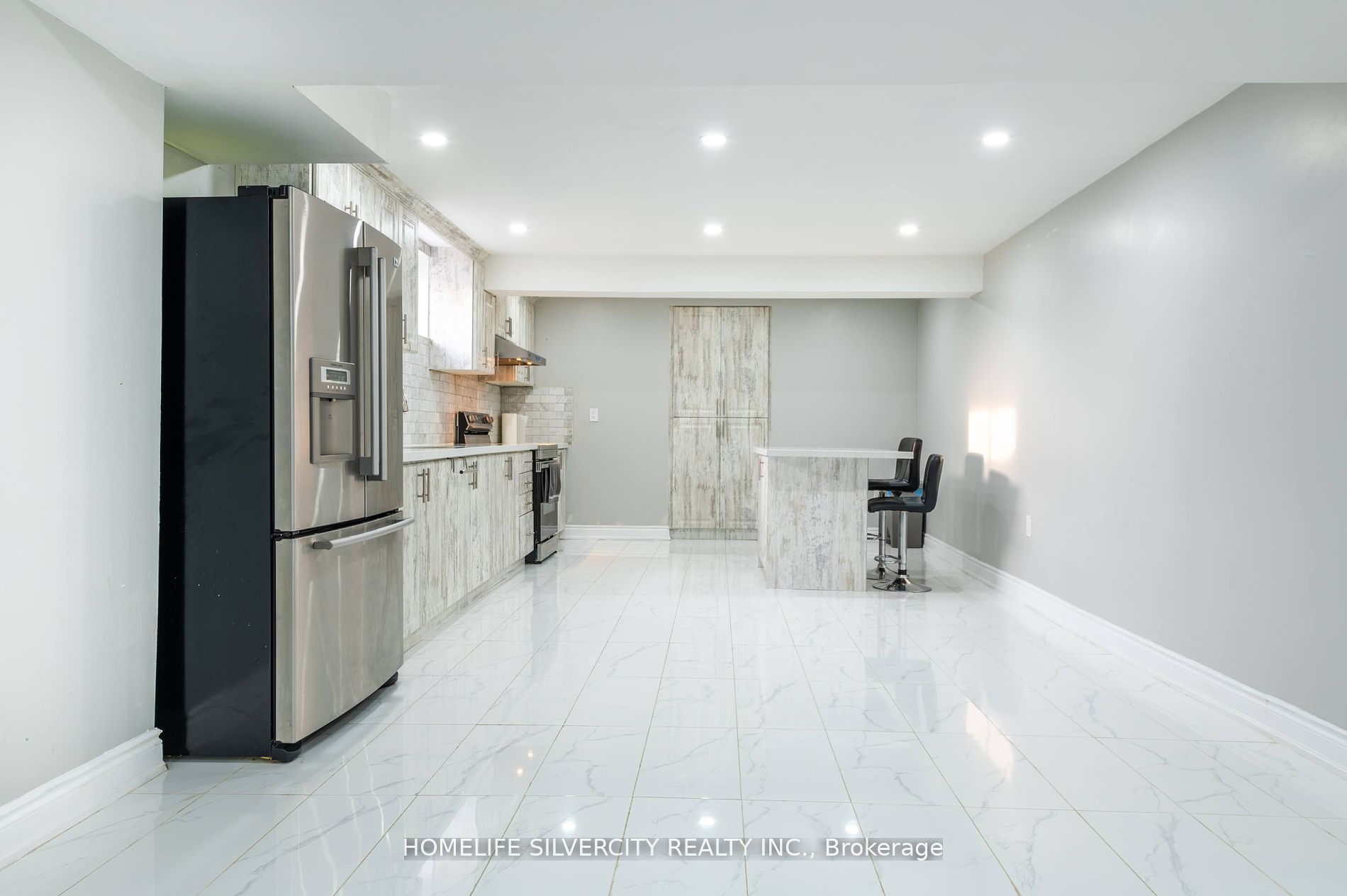 18 Leenders Lane