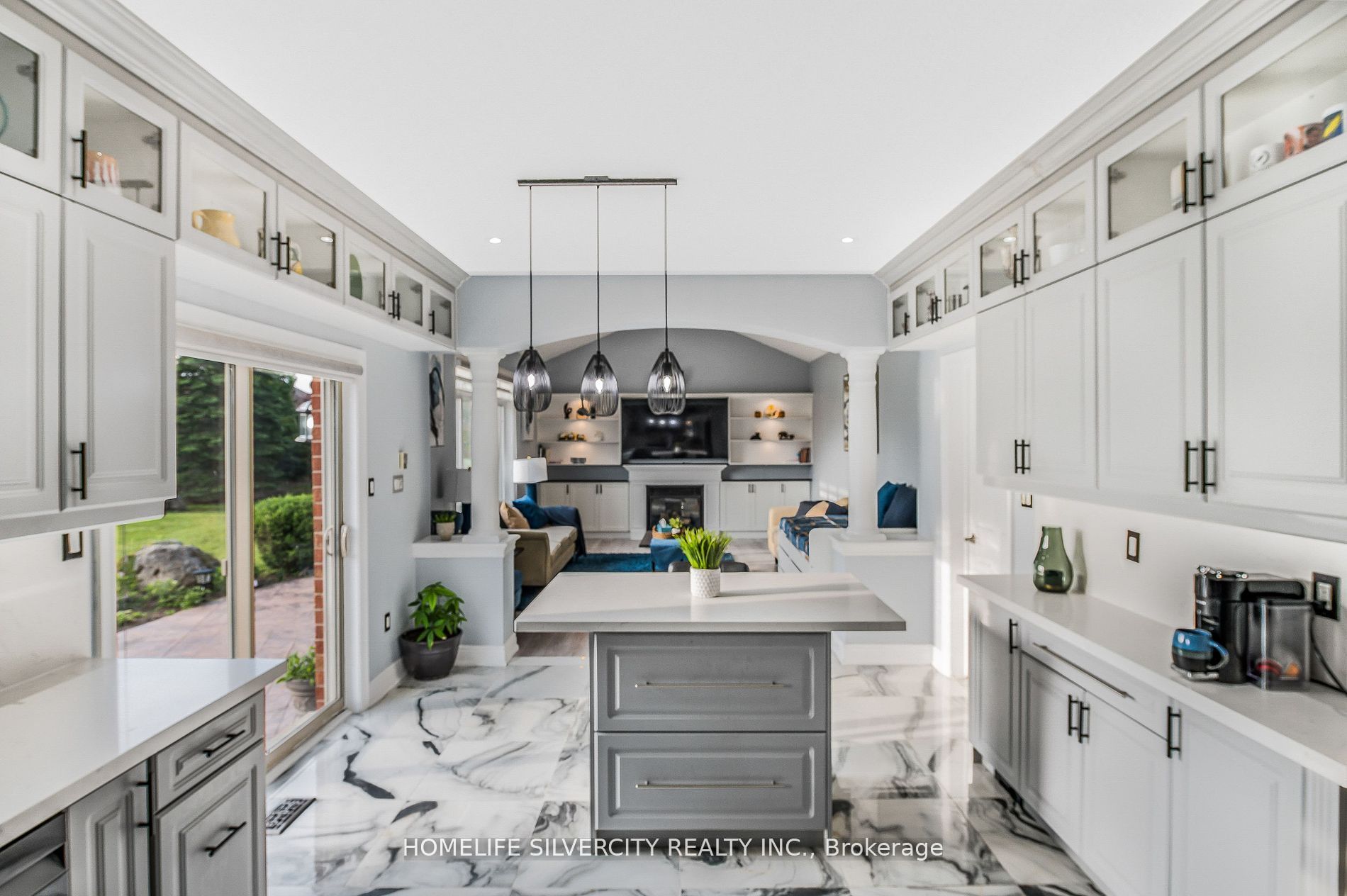 18 Leenders Lane