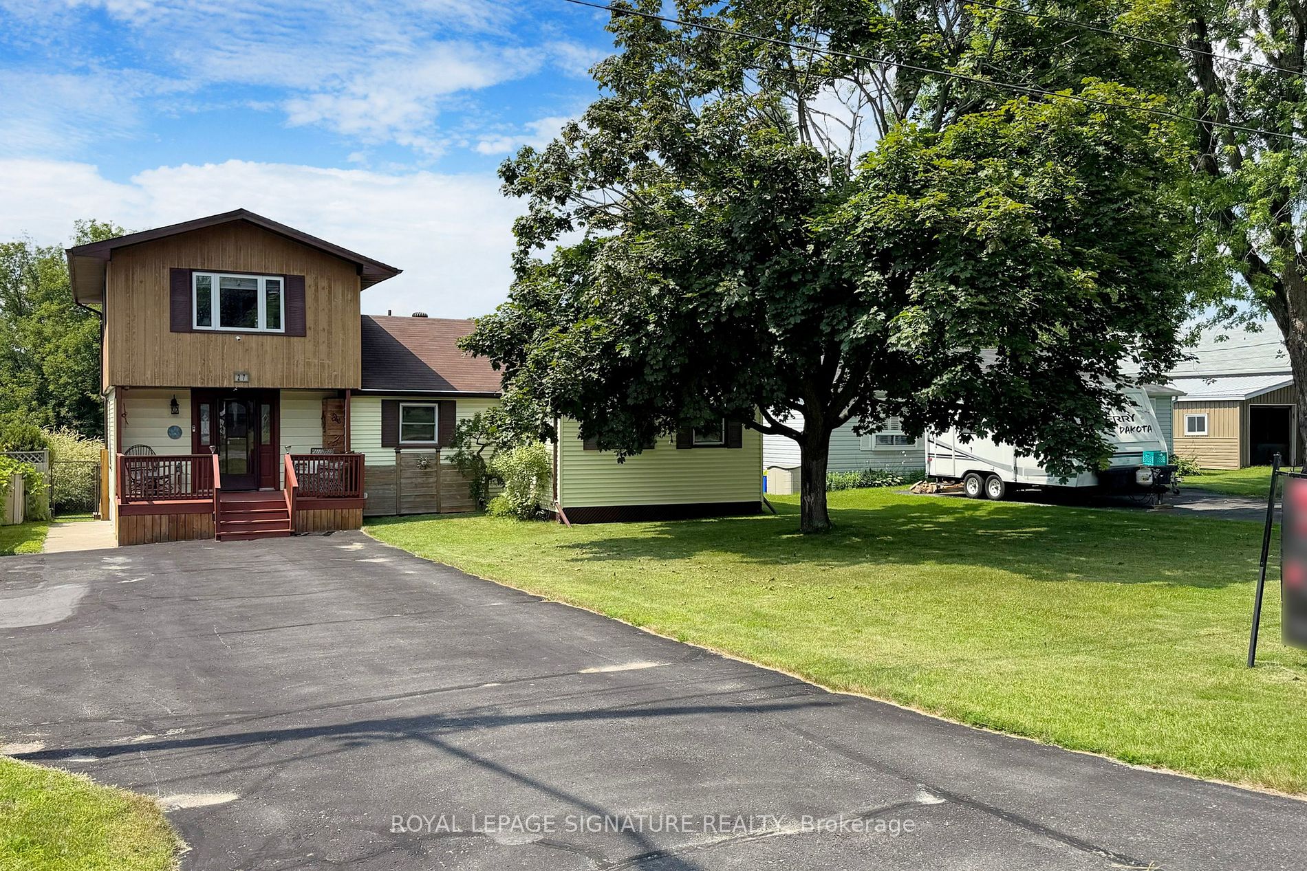 27 Carleton Boulevard