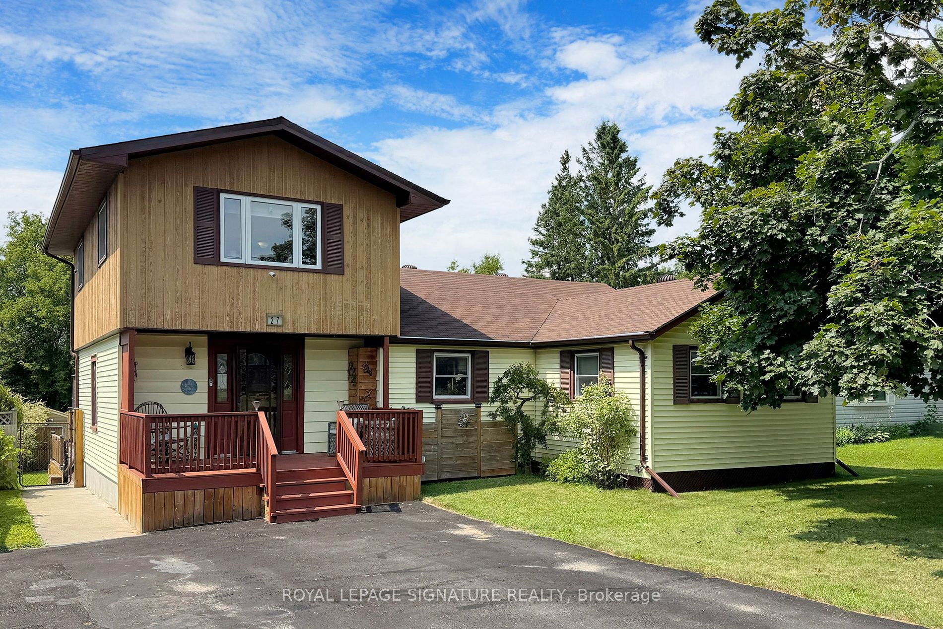 27 Carleton Boulevard