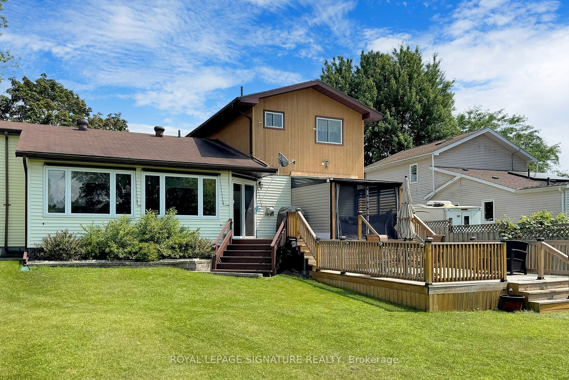 27 Carleton Boulevard