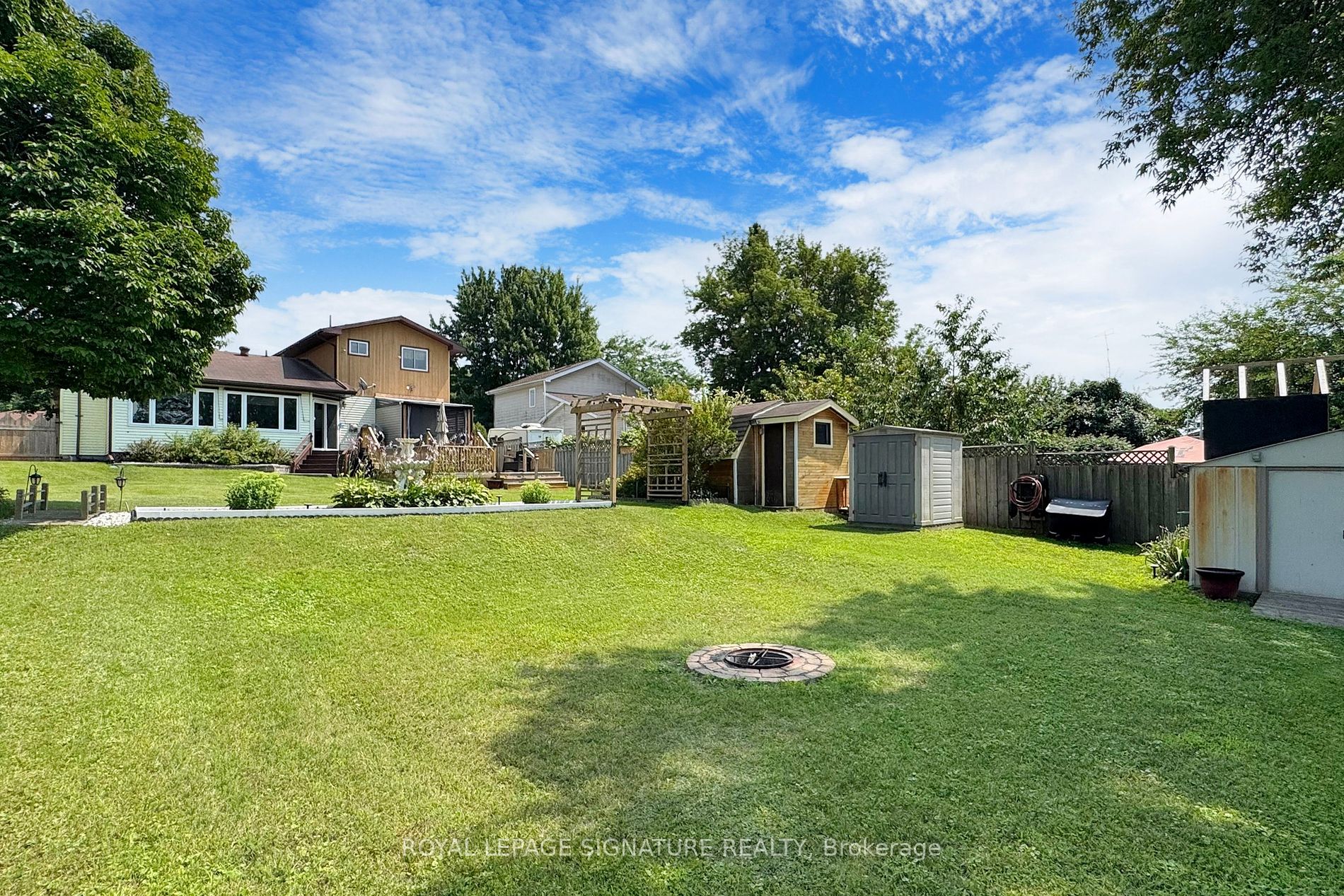 27 Carleton Boulevard