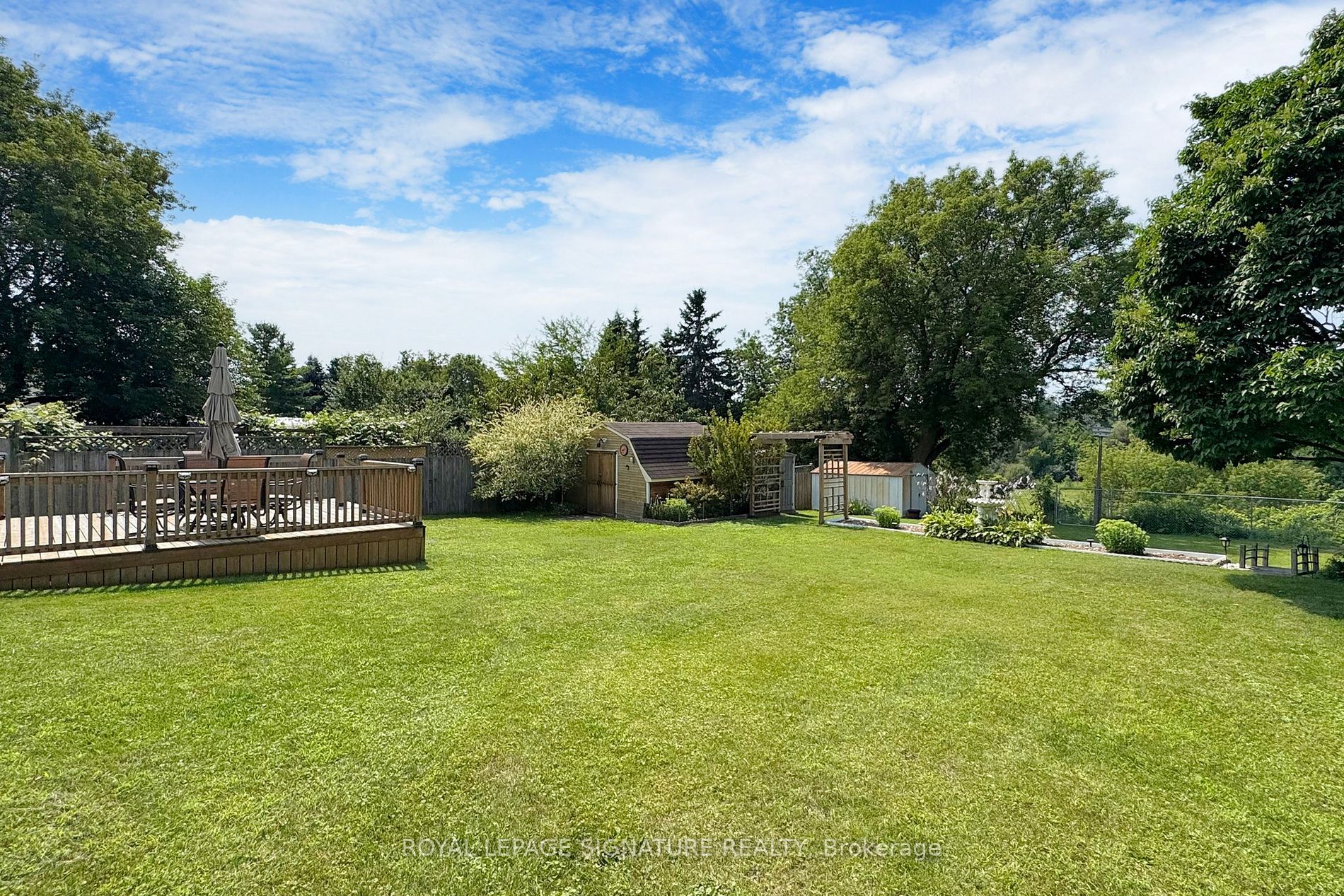 27 Carleton Boulevard