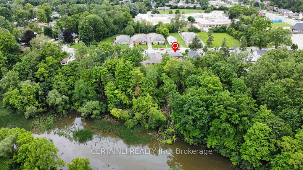 240 Greenwood Ave