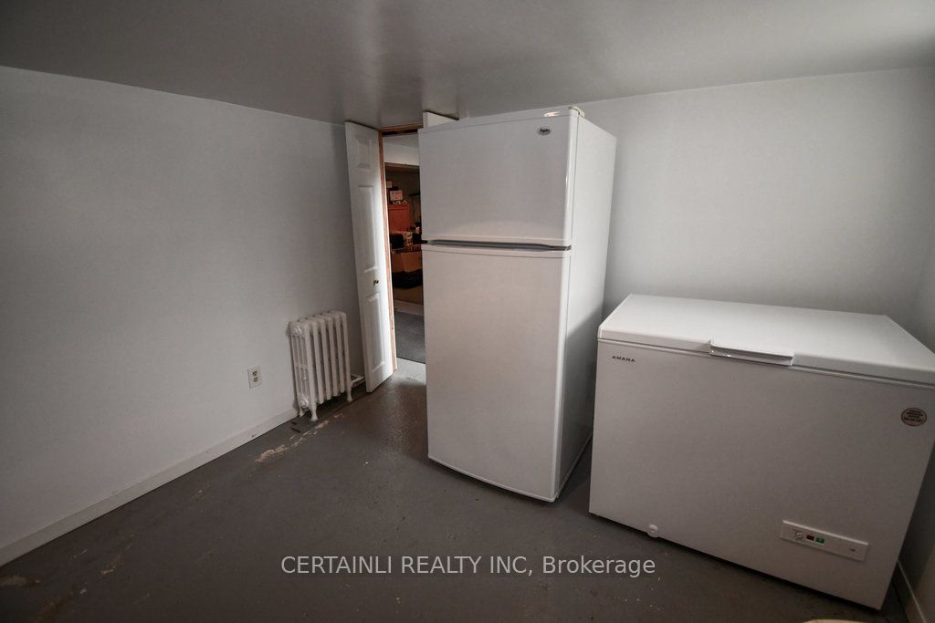 240 Greenwood Ave