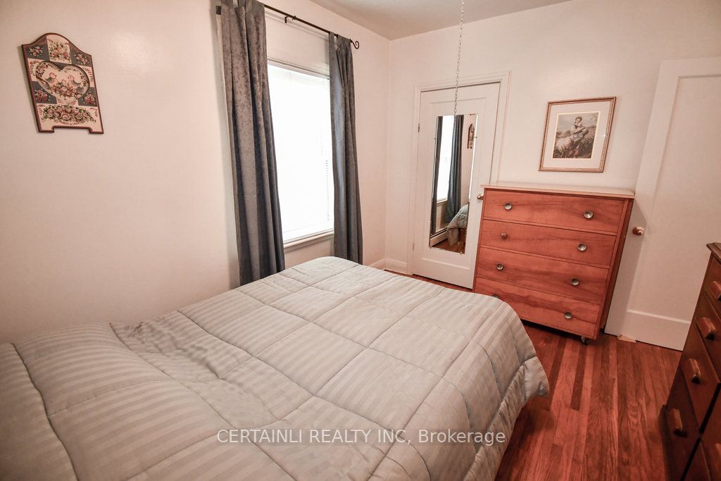 240 Greenwood Ave