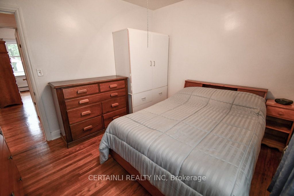 240 Greenwood Ave