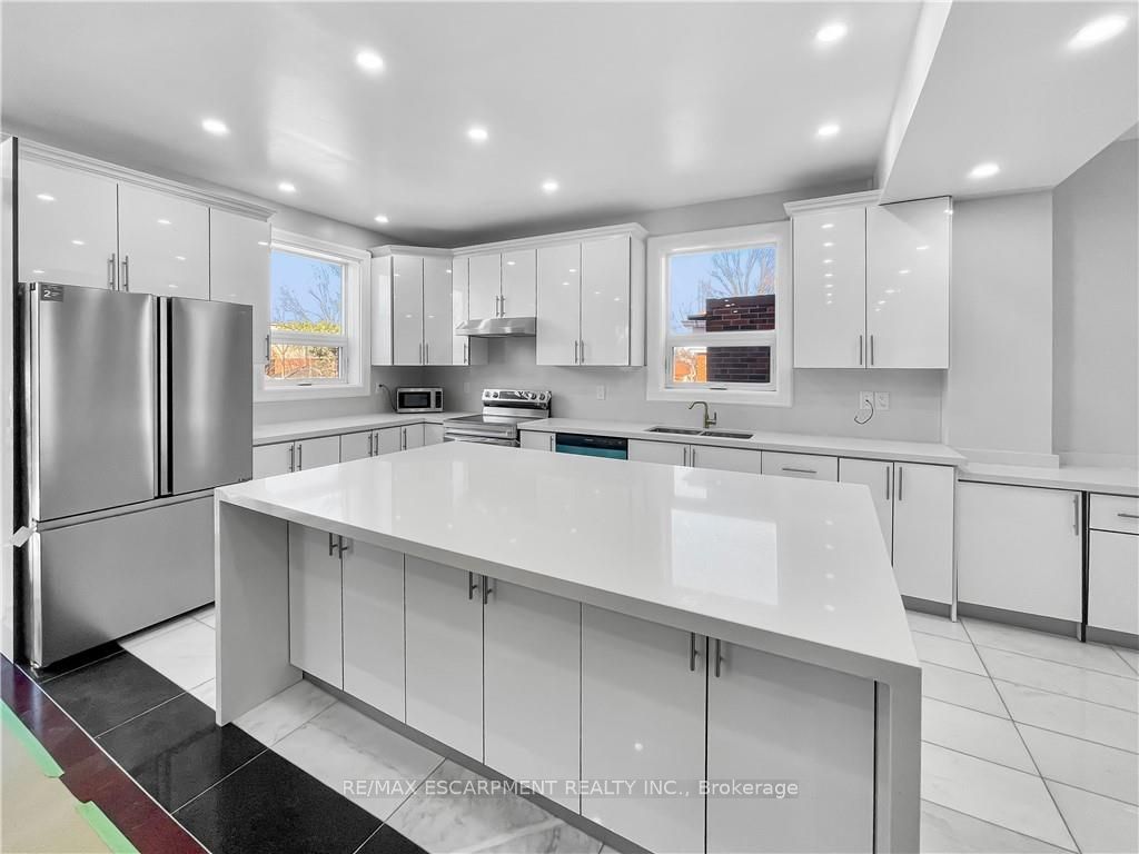 116 EAST 21st Street