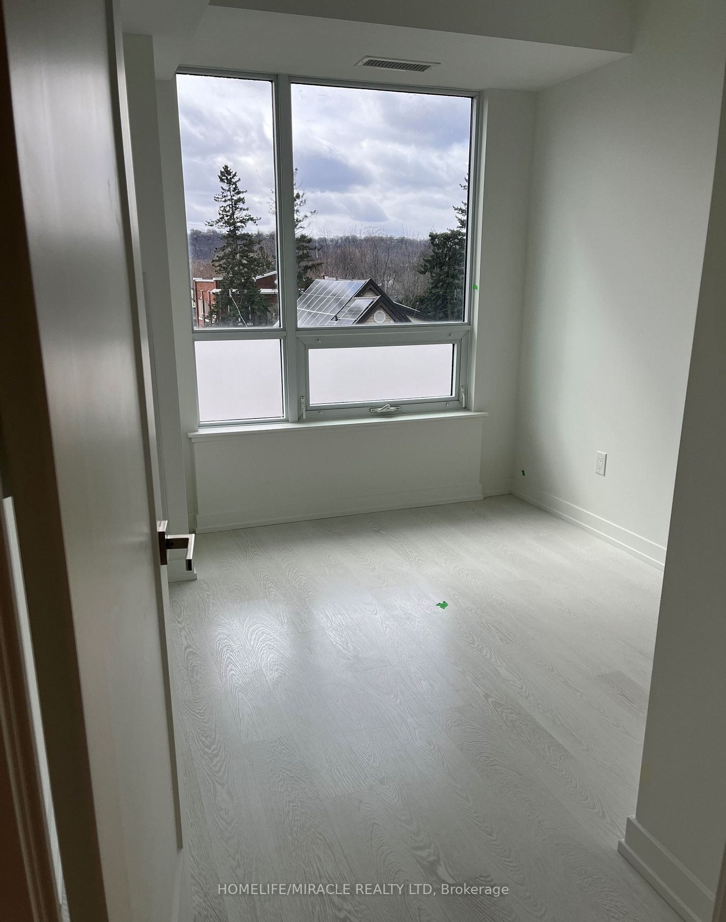415 Main Street W, #320