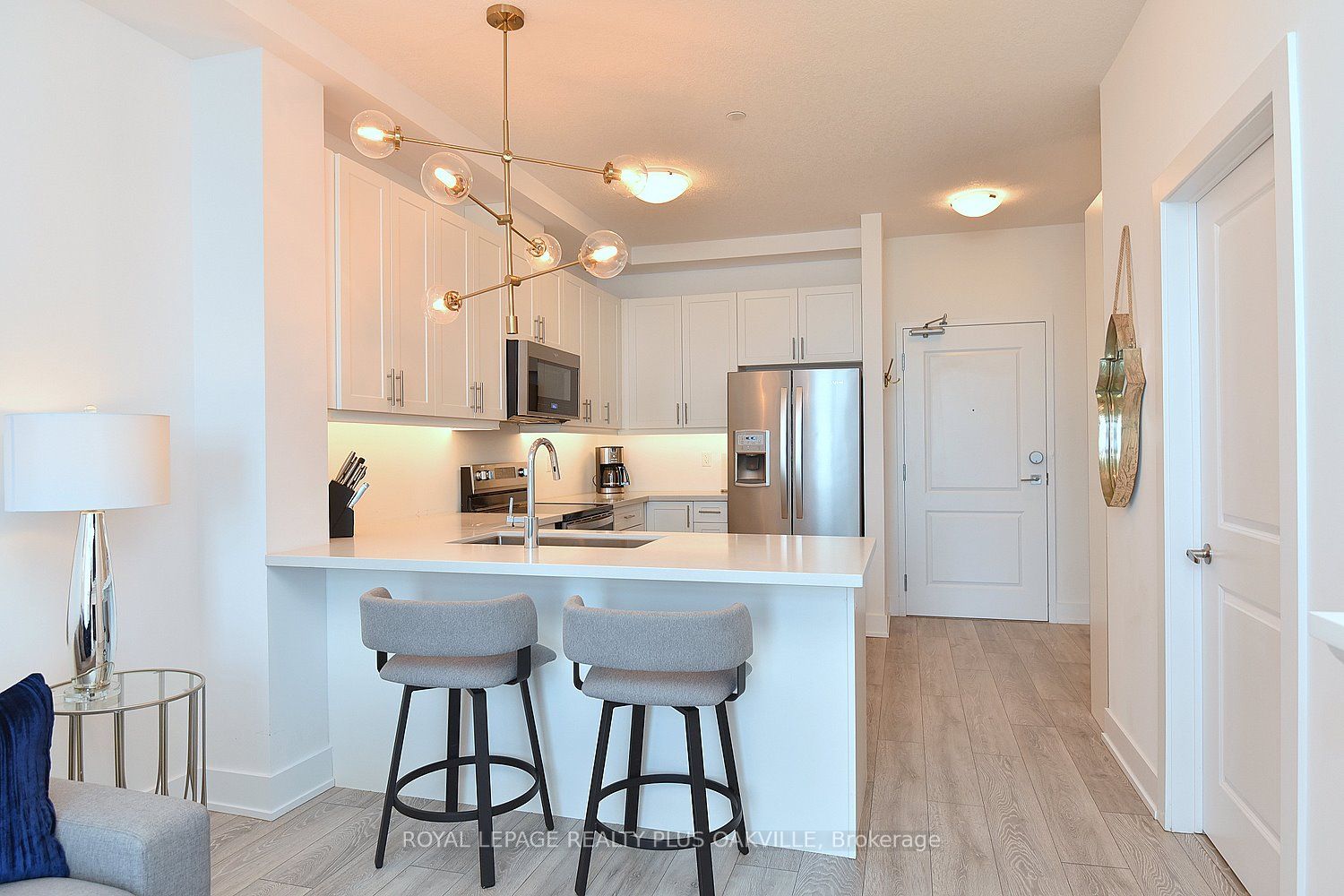 101 Shoreview Place #633