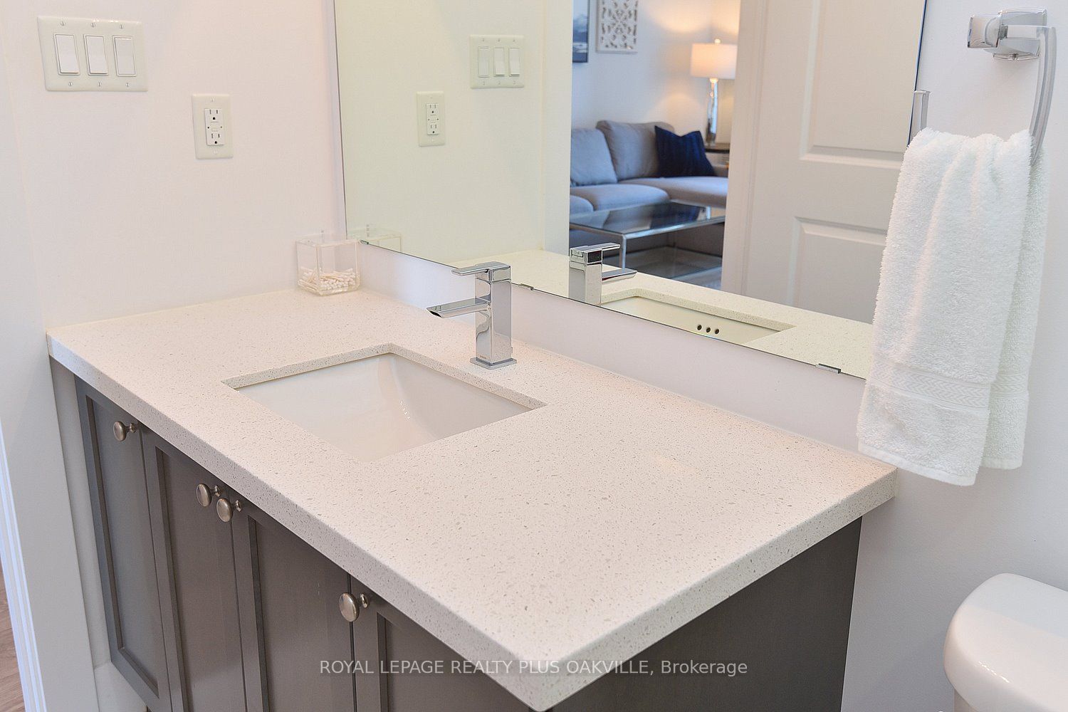 101 Shoreview Place #633