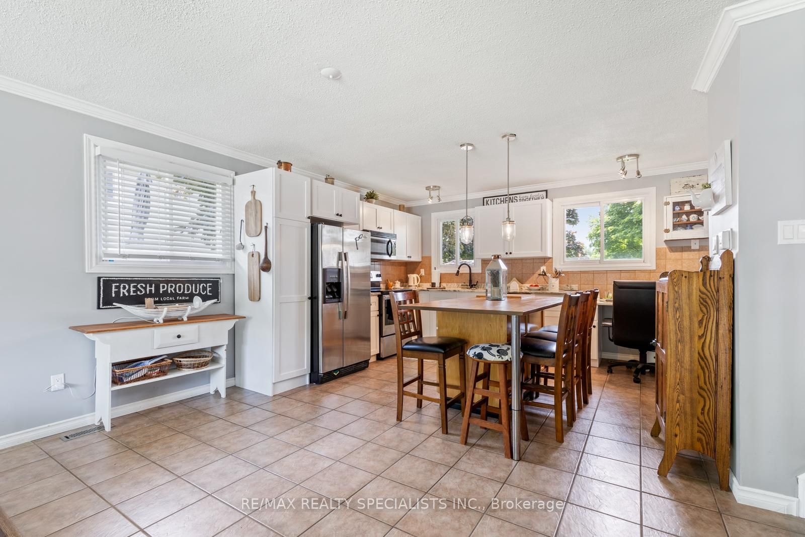 33 HILLCREST Ave