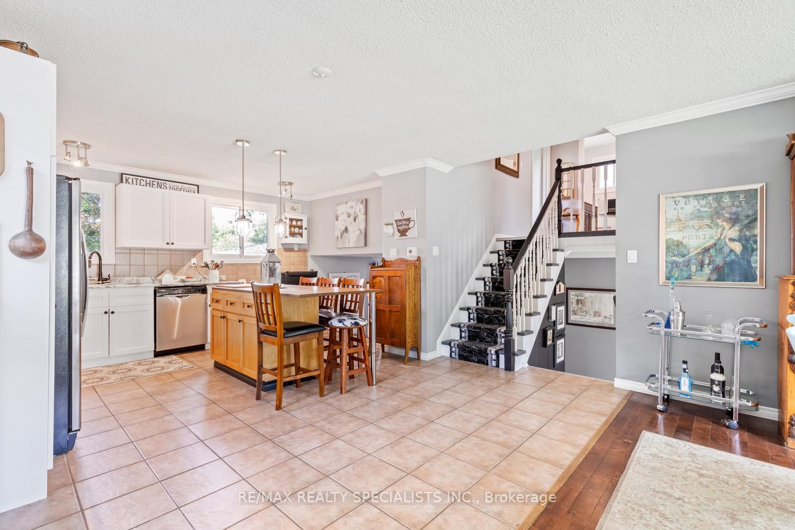 33 HILLCREST Ave