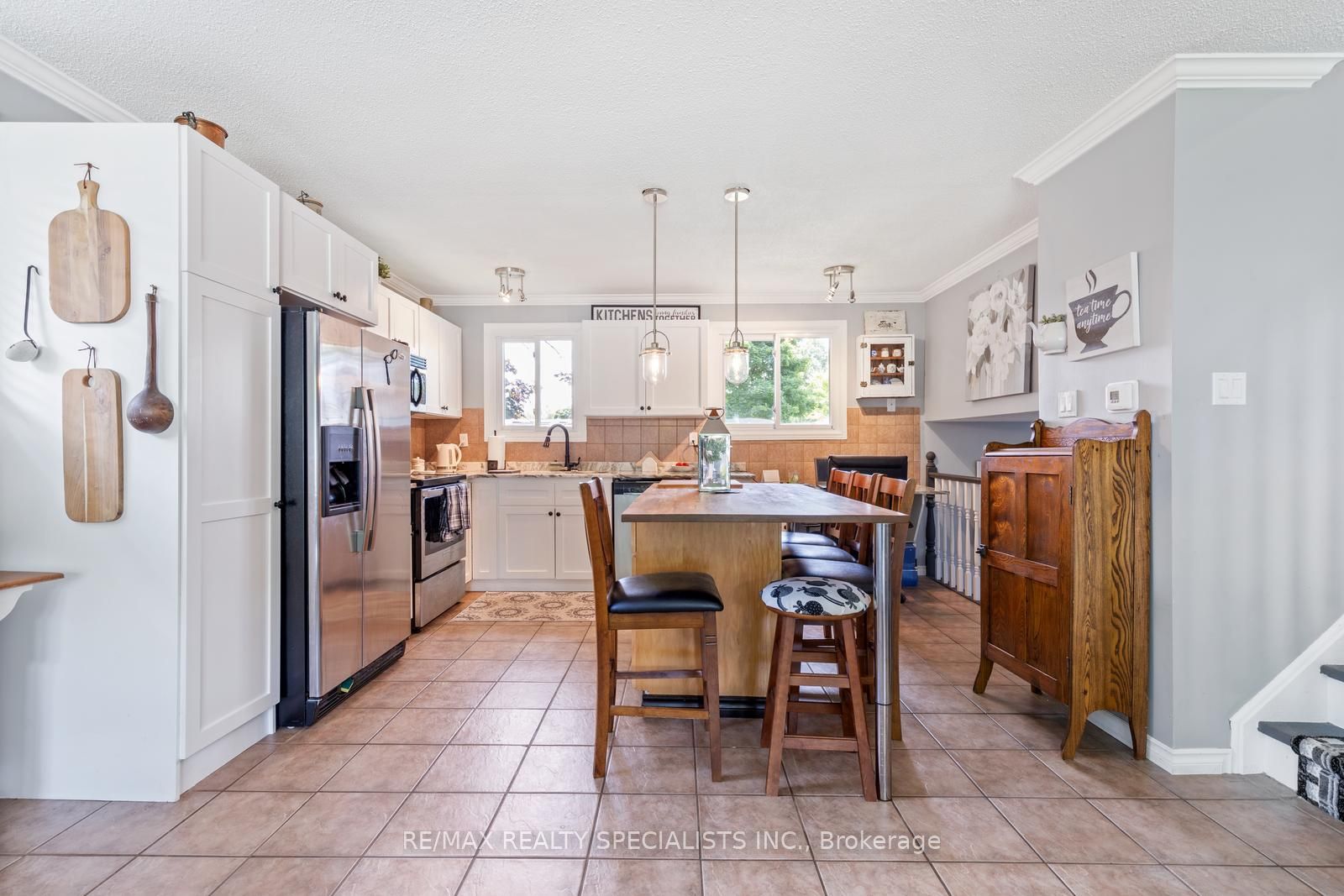 33 HILLCREST Ave