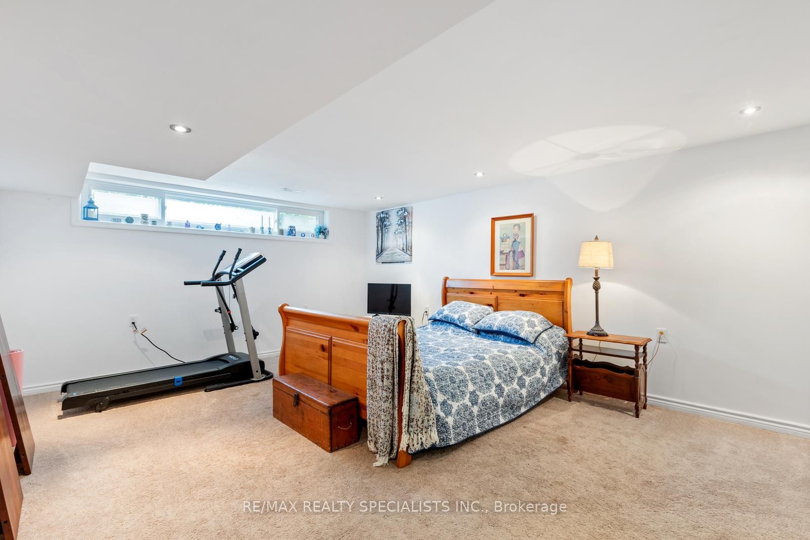 33 HILLCREST Ave