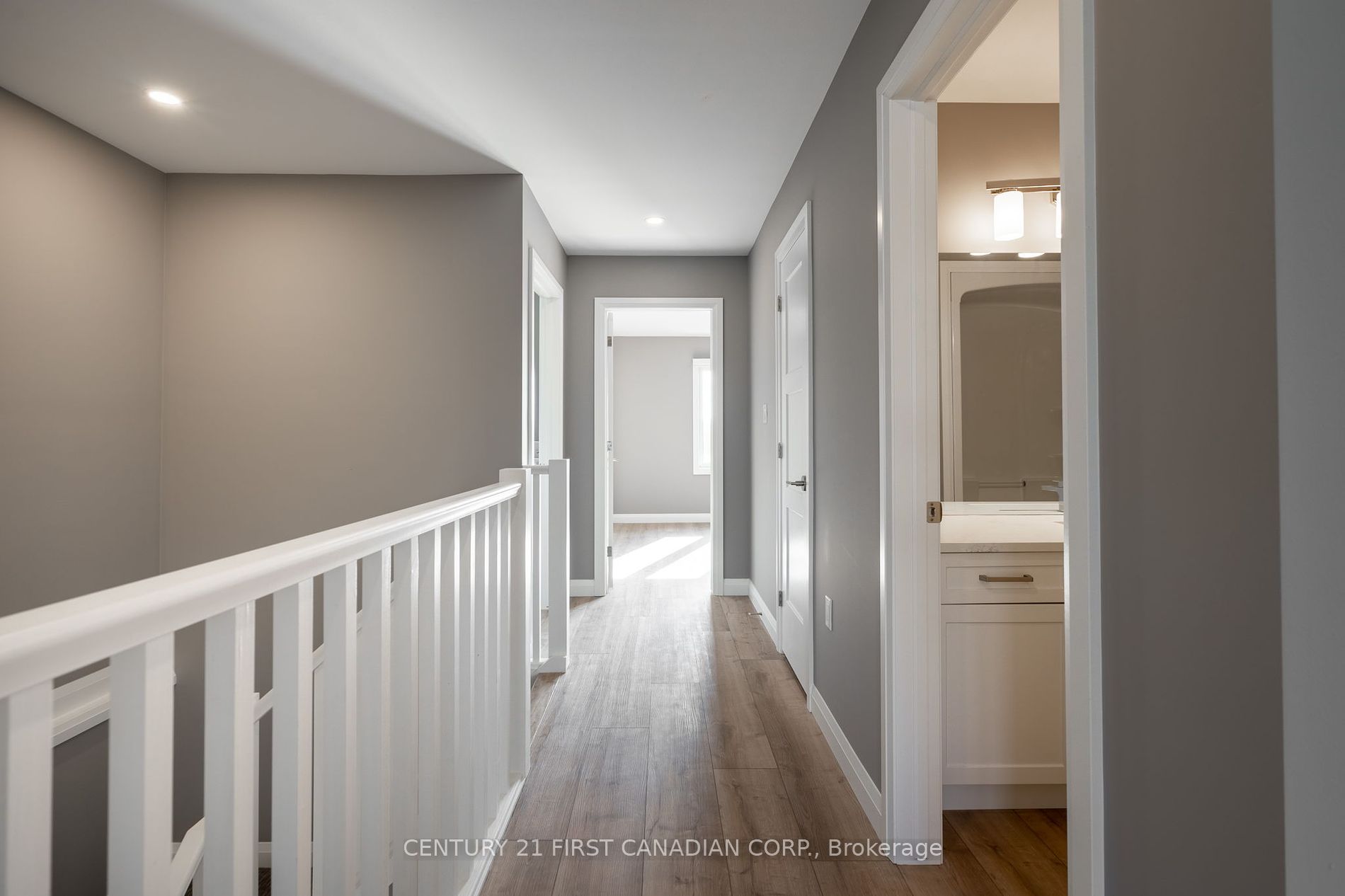 17 Nicholson Street, #35