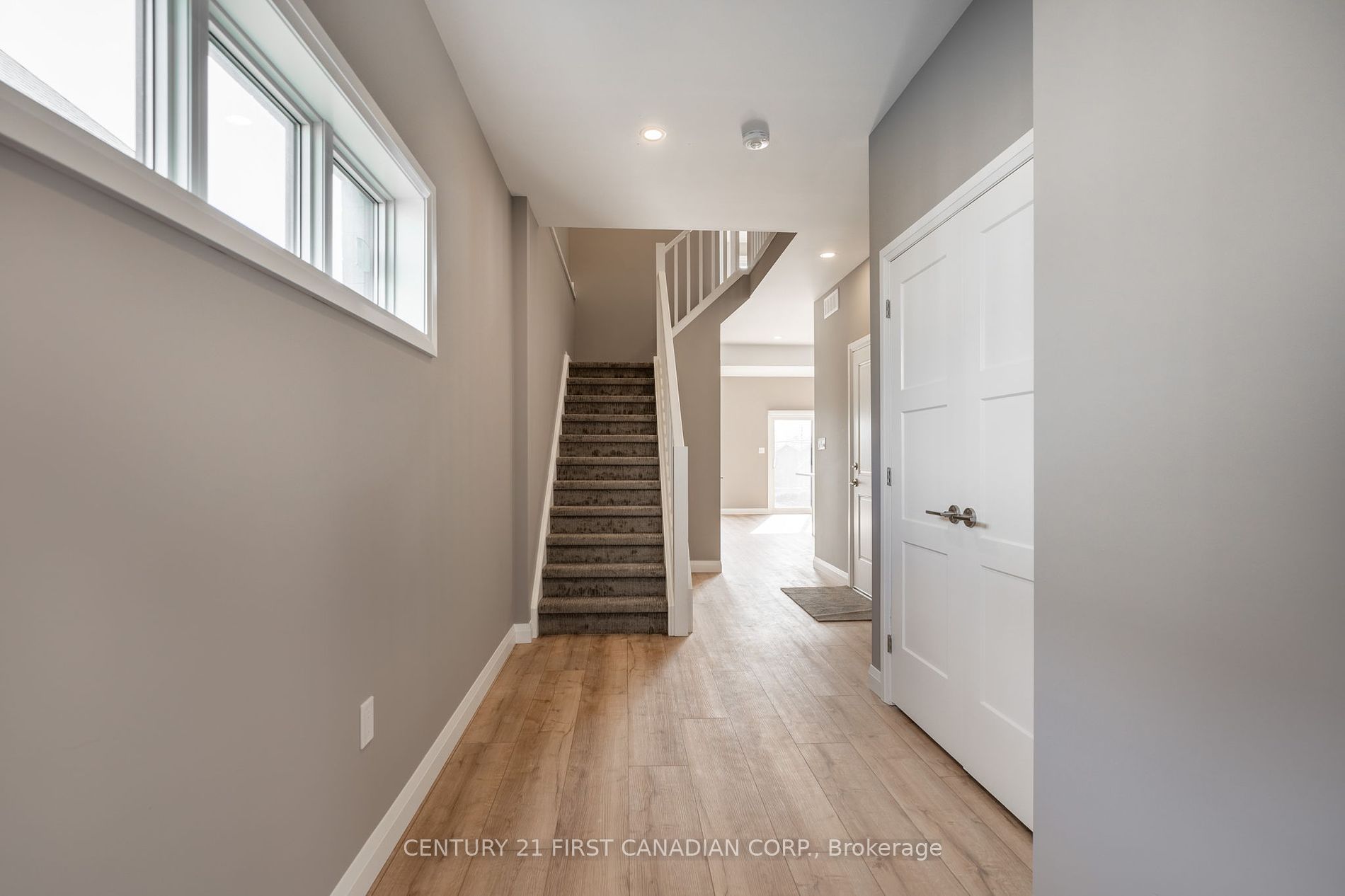 17 Nicholson Street, #35