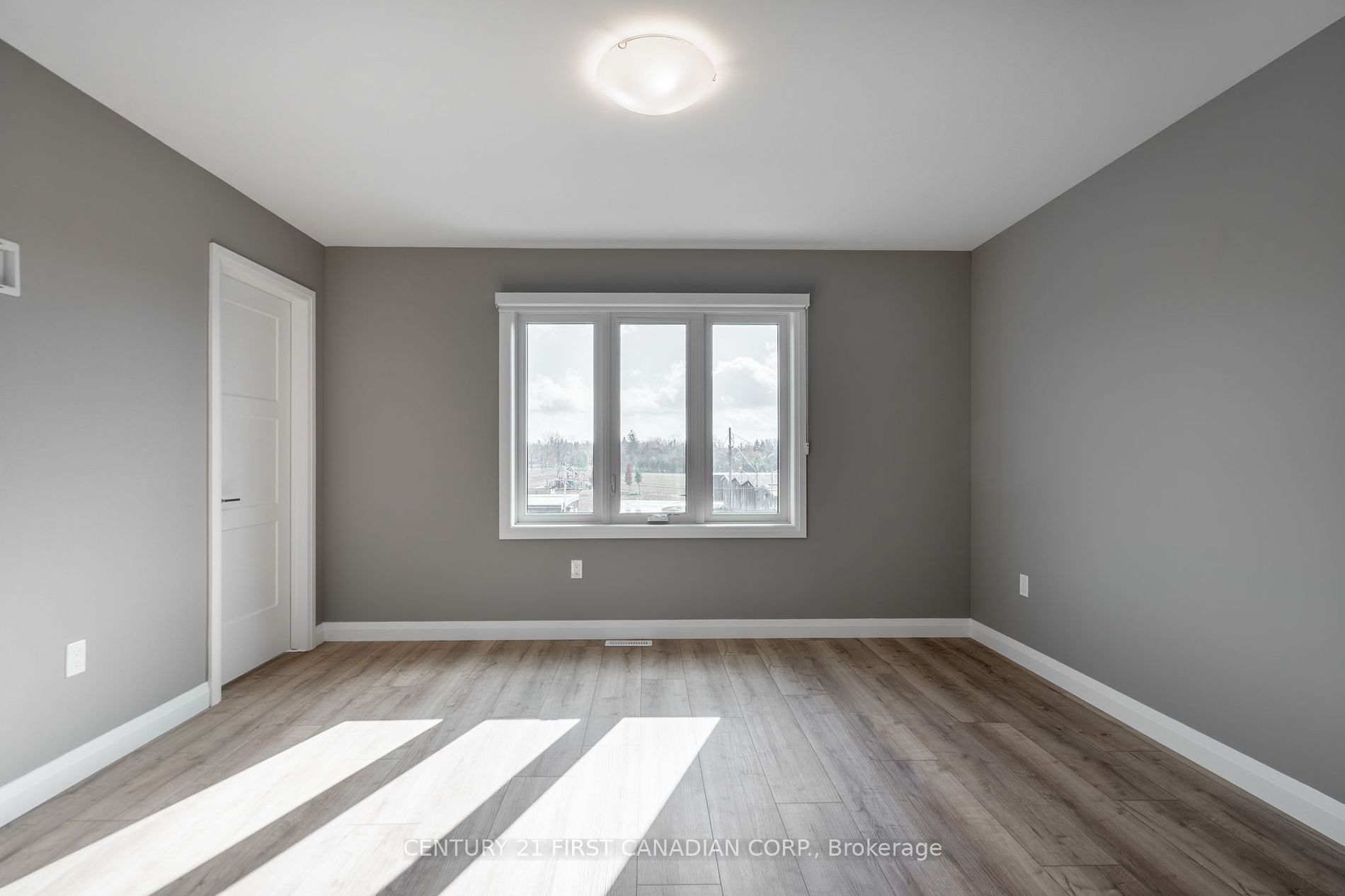 17 Nicholson Street, #35