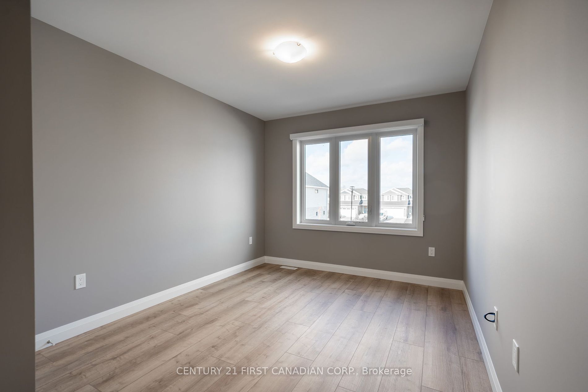 17 Nicholson Street, #35